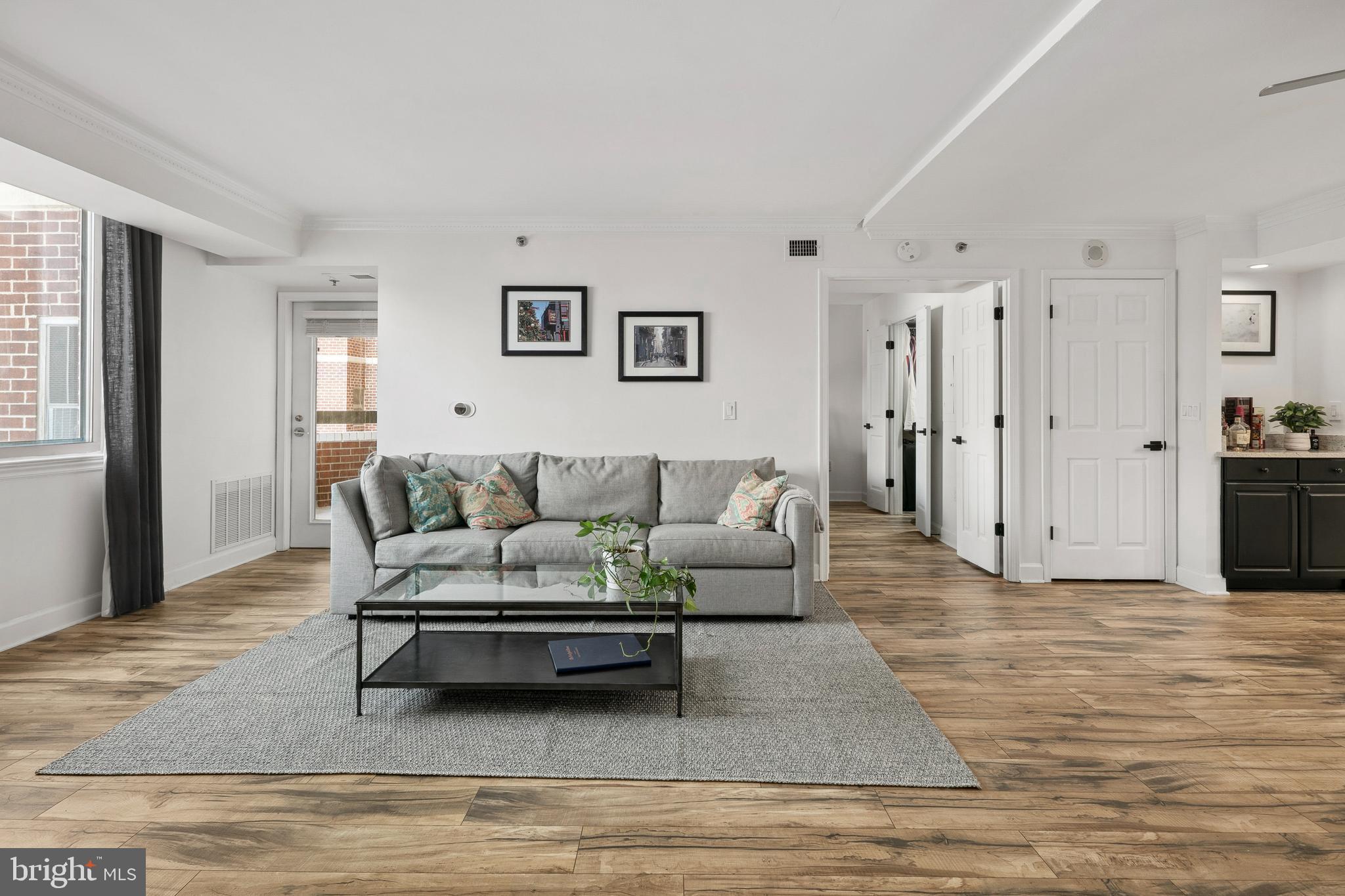 THE WILLIAMSBURG - Residential