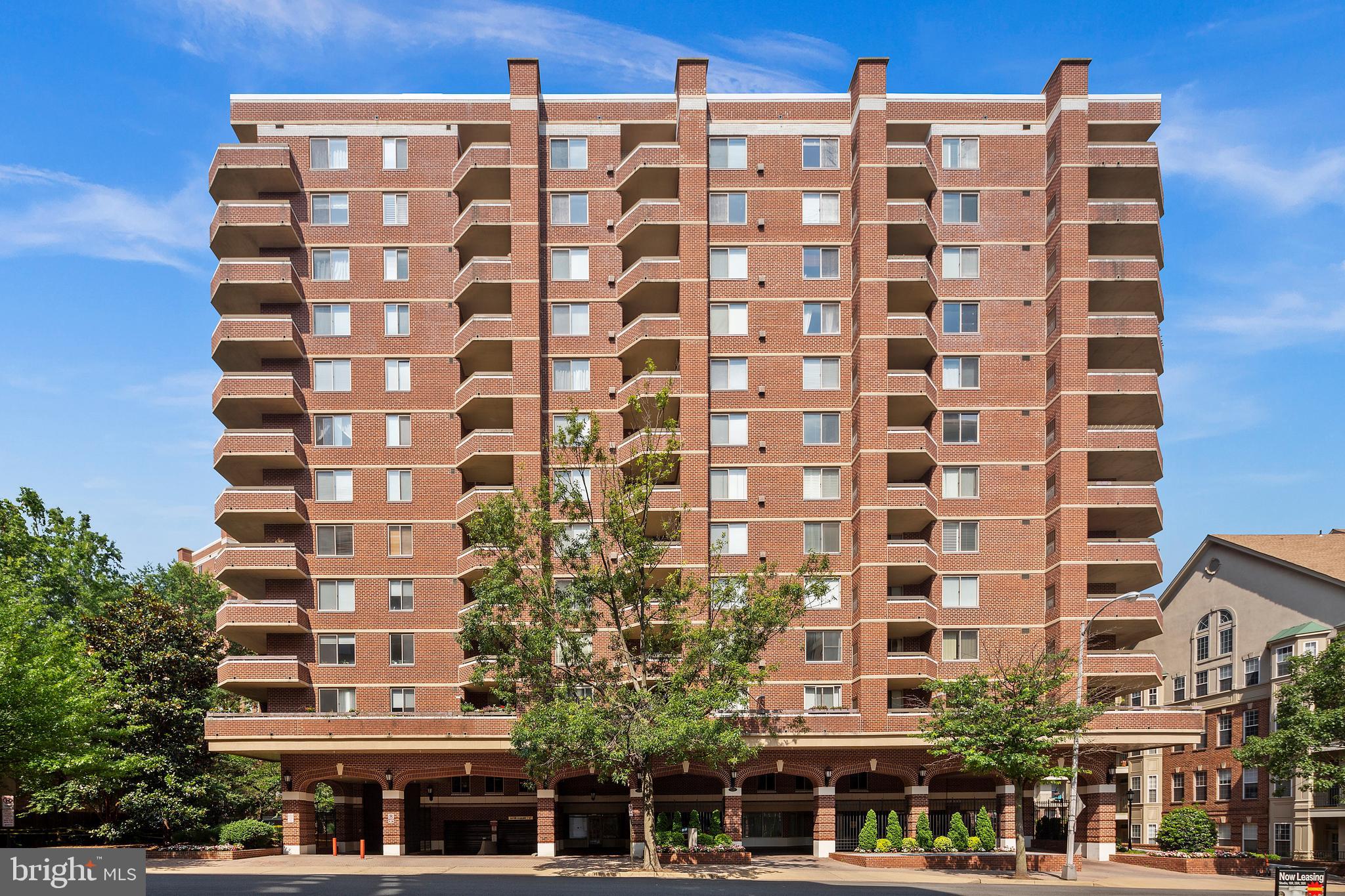 THE WILLIAMSBURG - Residential