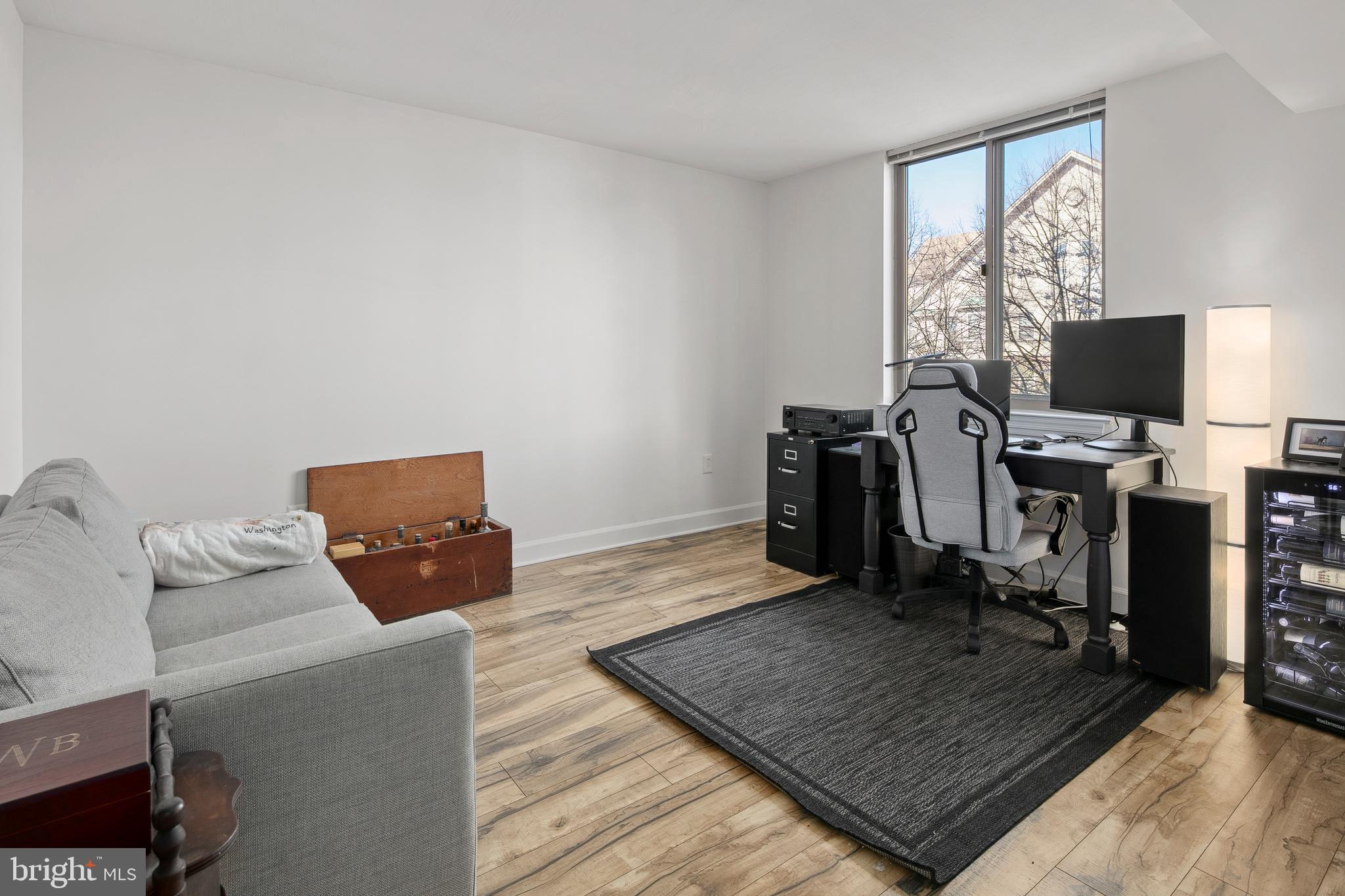 THE WILLIAMSBURG - Residential