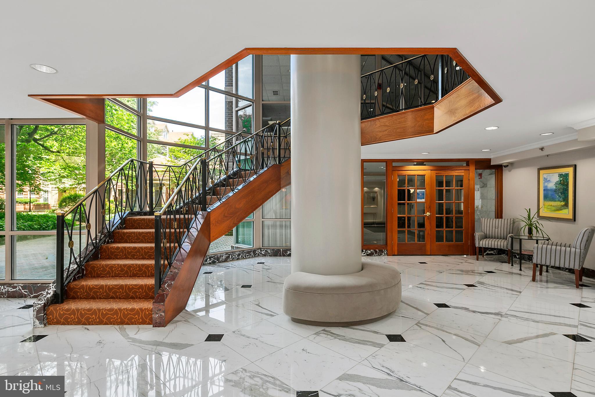 THE WILLIAMSBURG - Residential