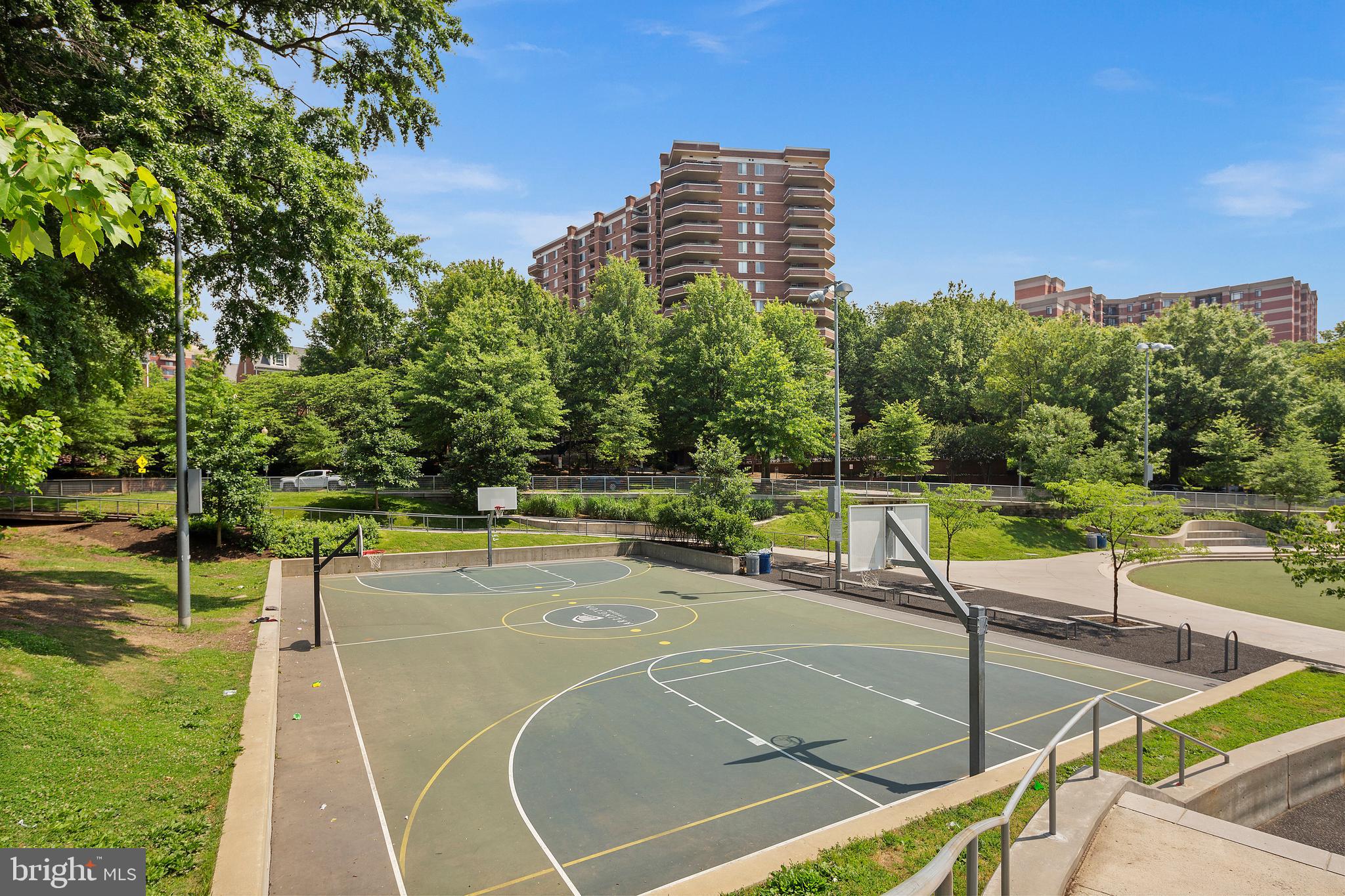 THE WILLIAMSBURG - Residential