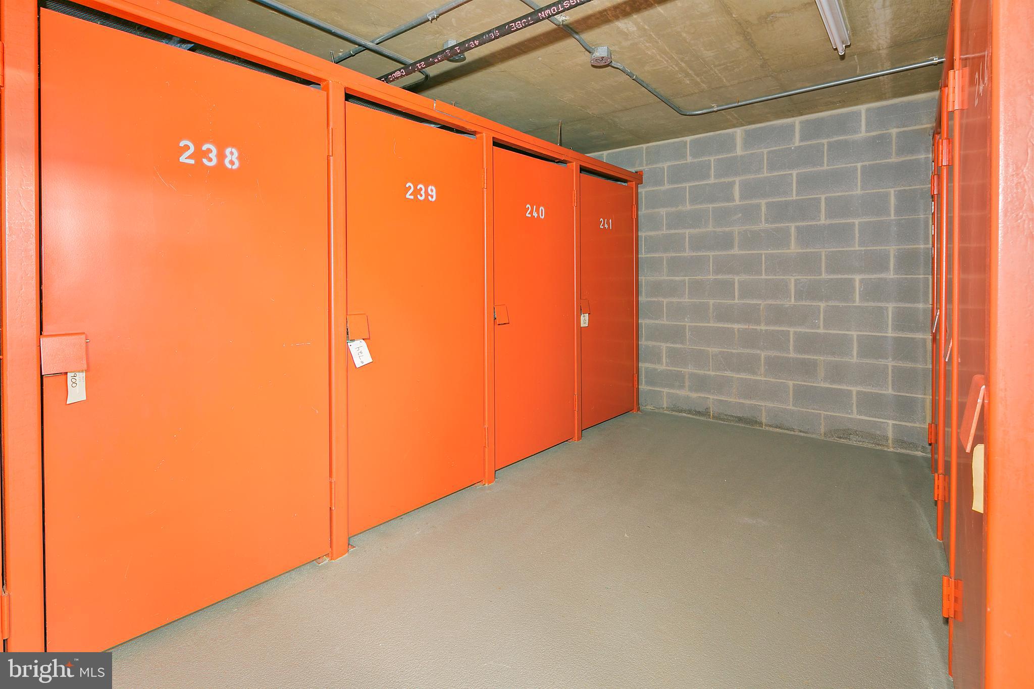 THE WILLIAMSBURG - Residential