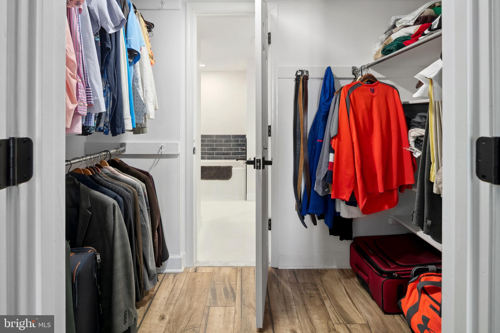 THE WILLIAMSBURG - Residential