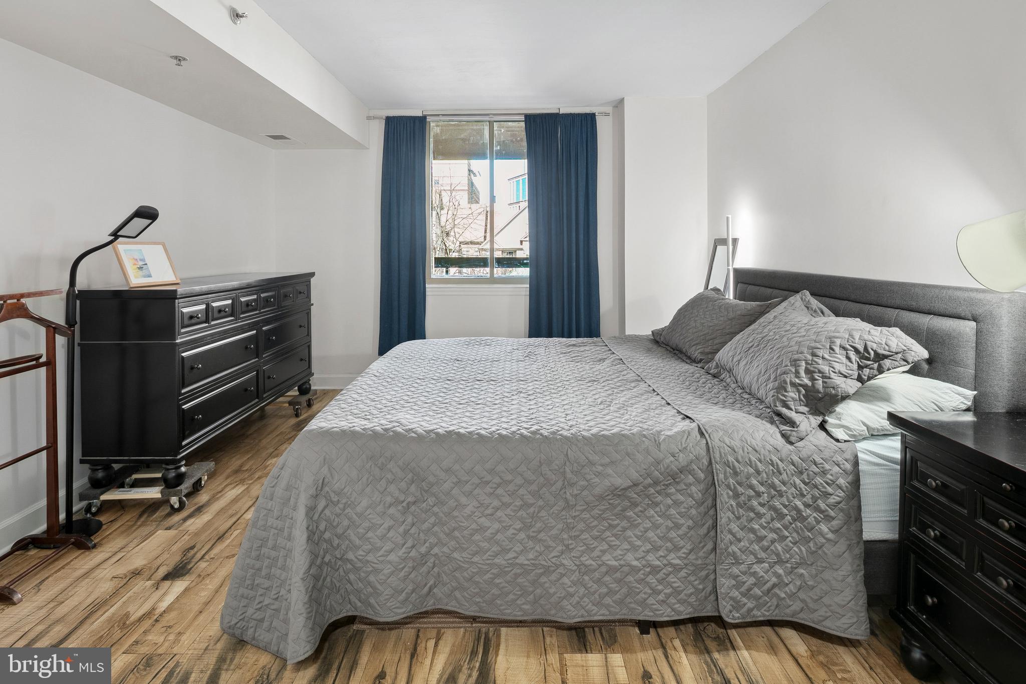 THE WILLIAMSBURG - Residential