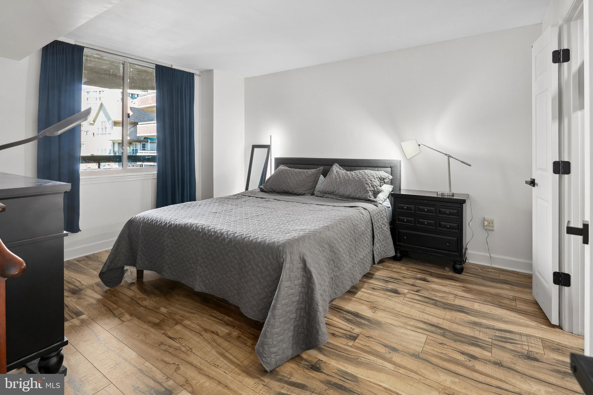 THE WILLIAMSBURG - Residential