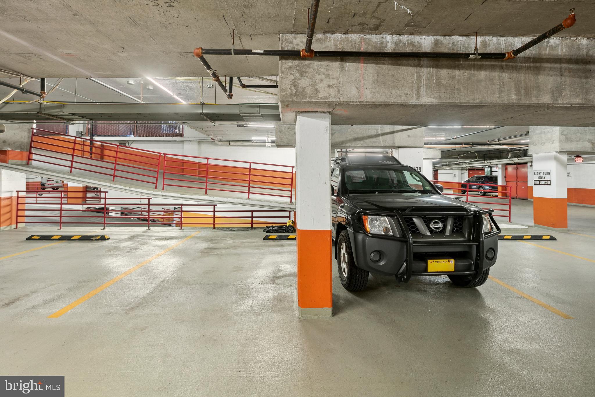 THE WILLIAMSBURG - Residential