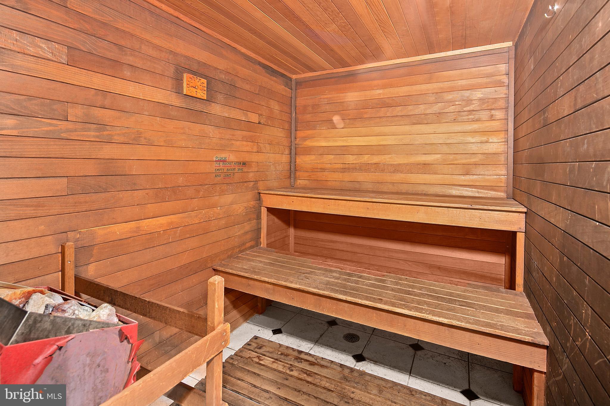 THE WILLIAMSBURG - Residential