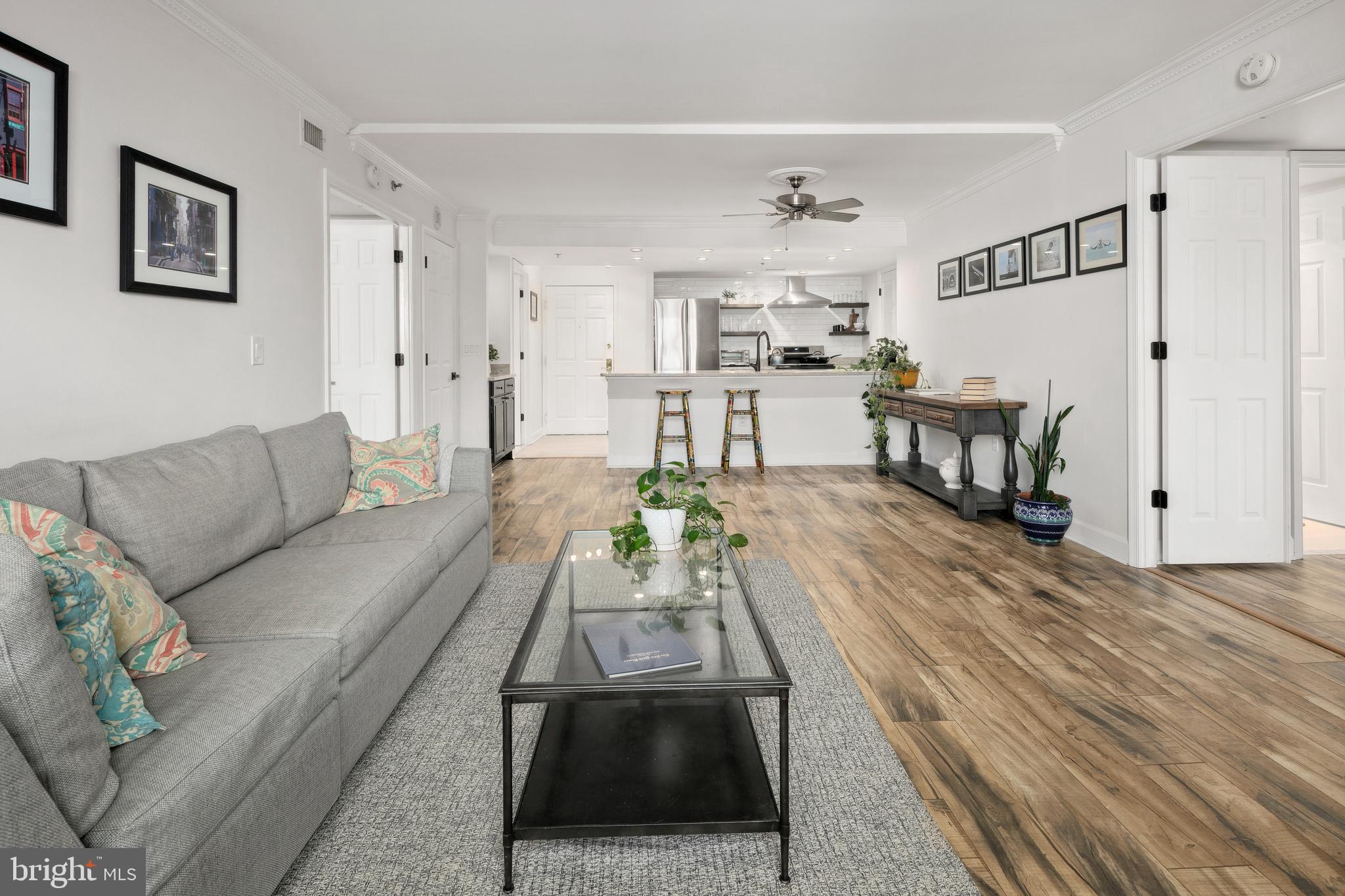 THE WILLIAMSBURG - Residential