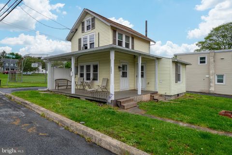 Photo of 121 N Plum Street, MOUNT JOY, PA 17552 (MLS # PALA2069266)