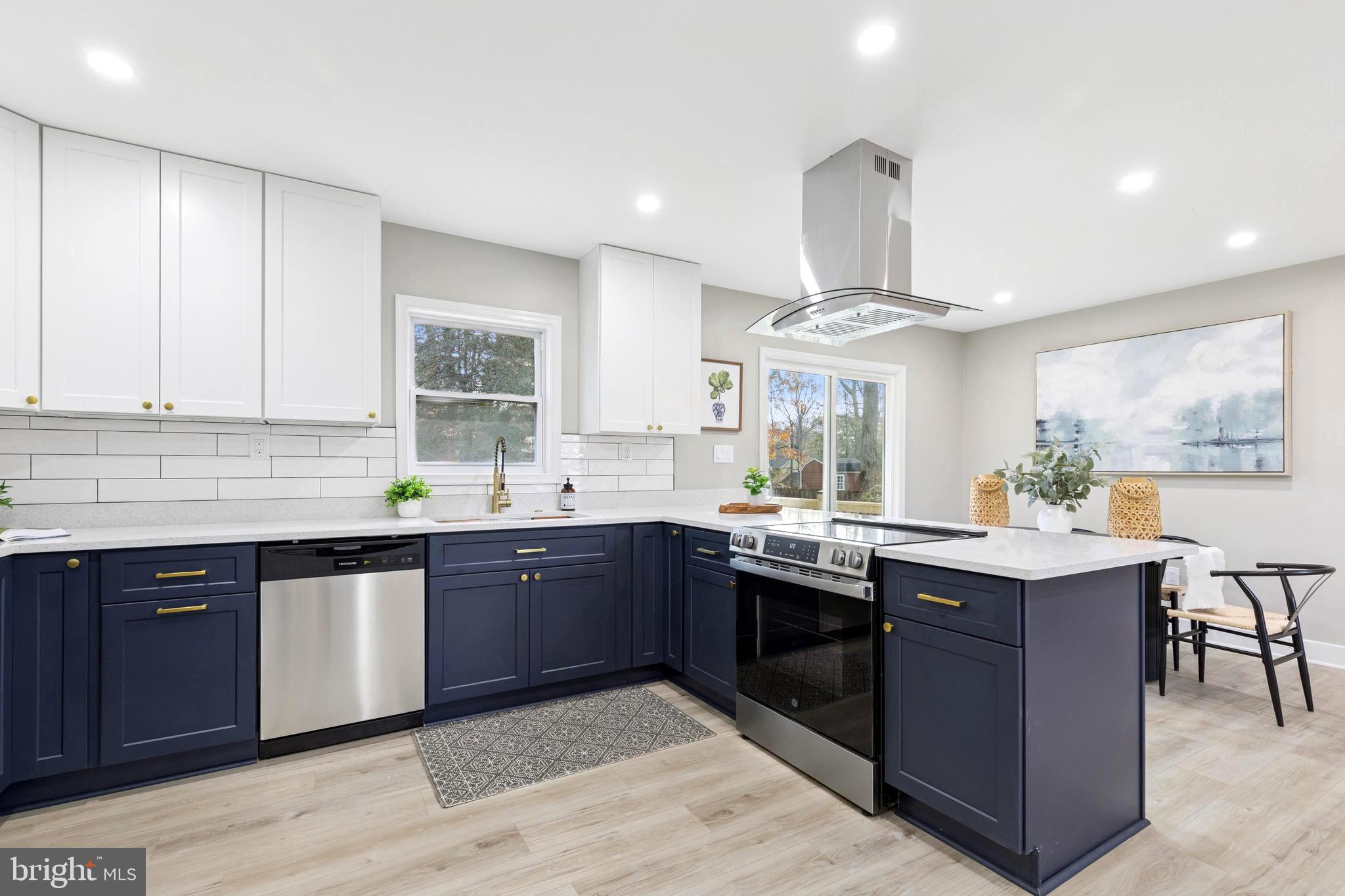 786 ROLLING VIEW DRIVE