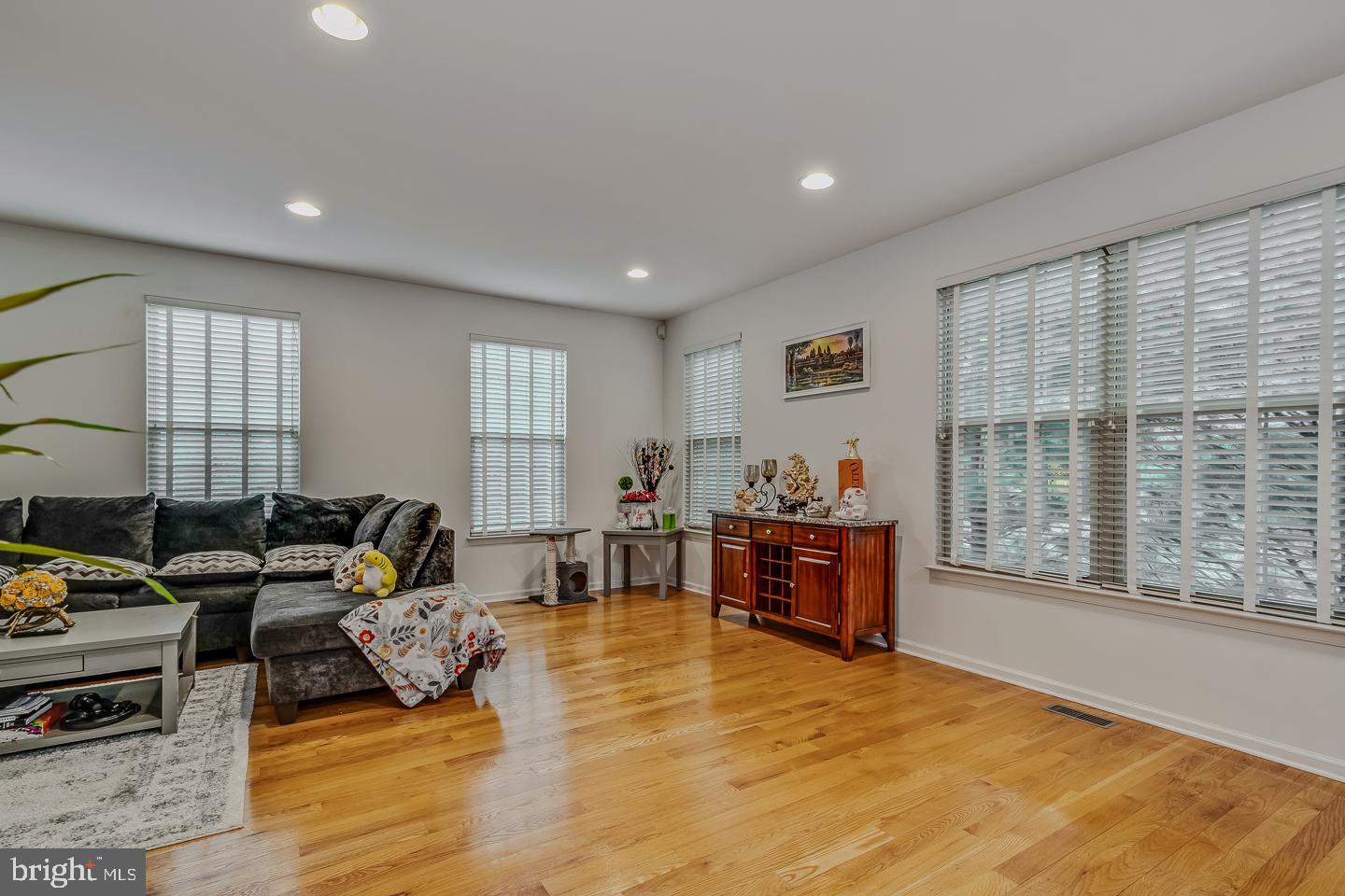 WALNUT GROVE - Residential