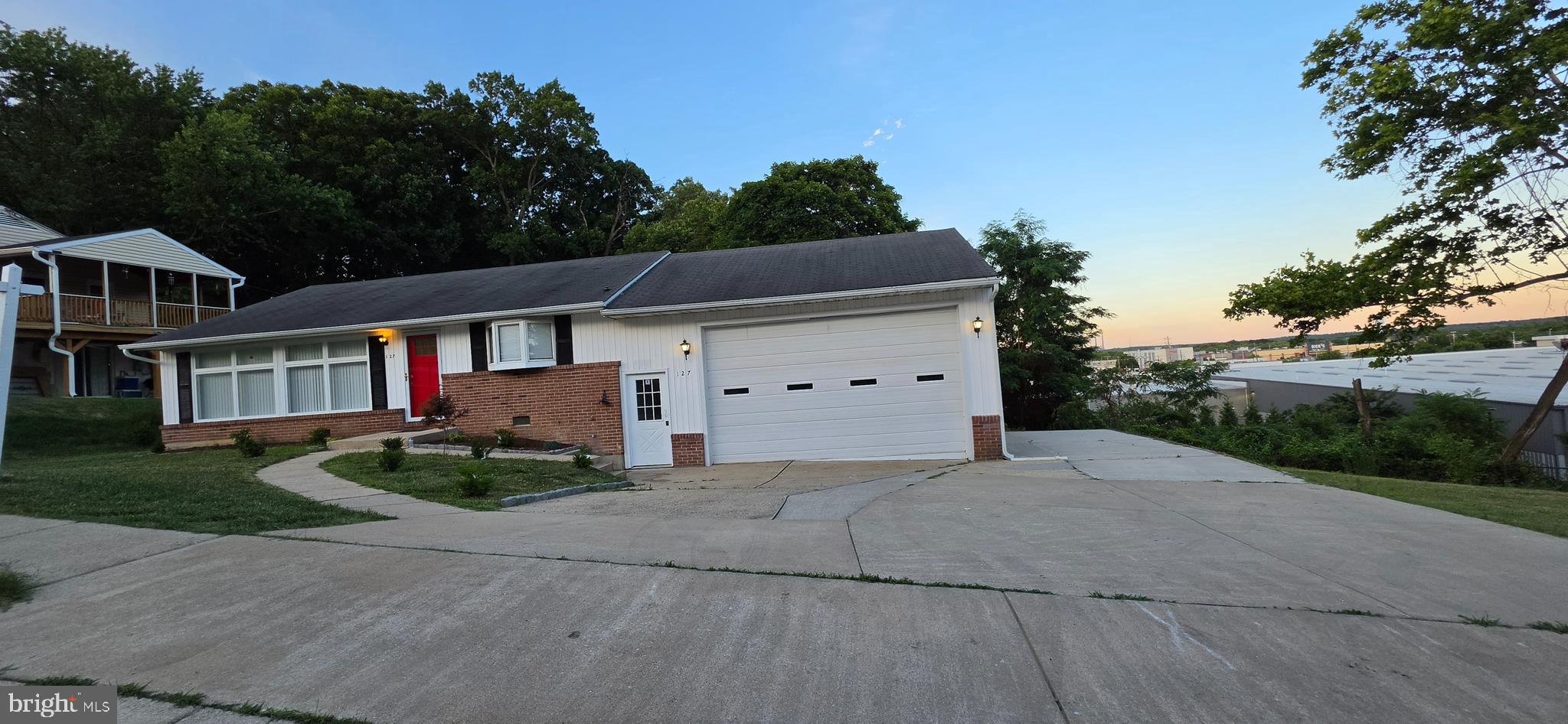 127 SHELLY ROAD