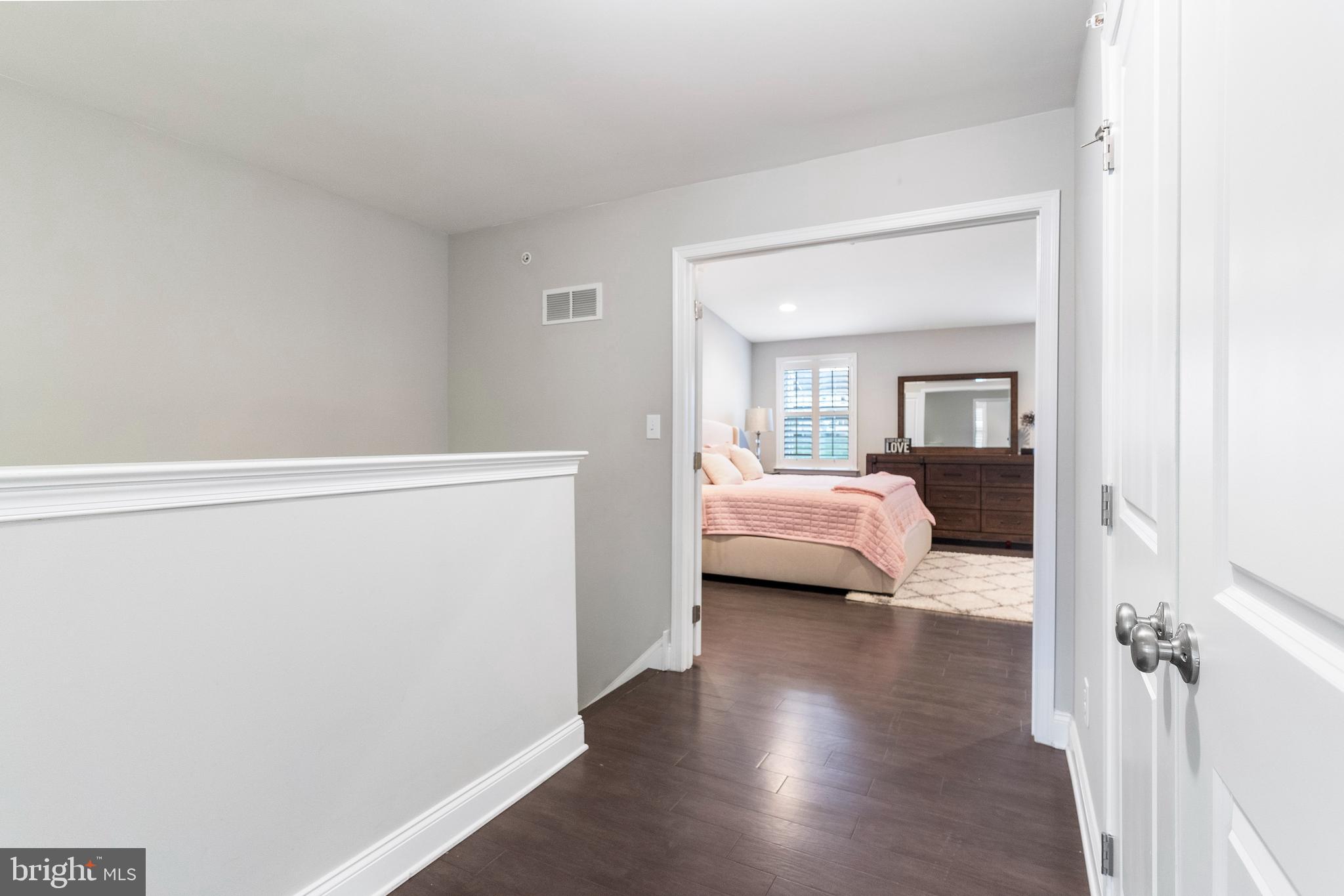 OAKS AT LAFAYETTE HILL - Residential