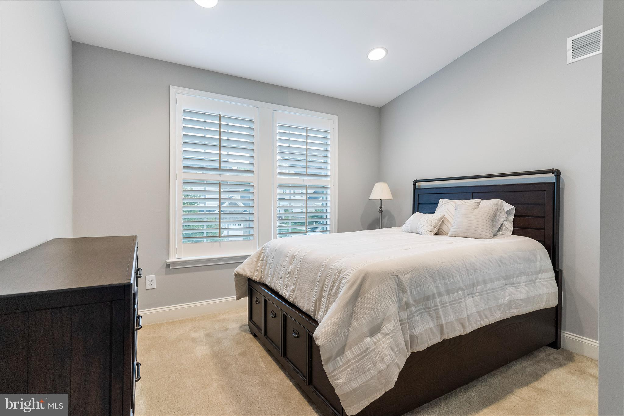 OAKS AT LAFAYETTE HILL - Residential