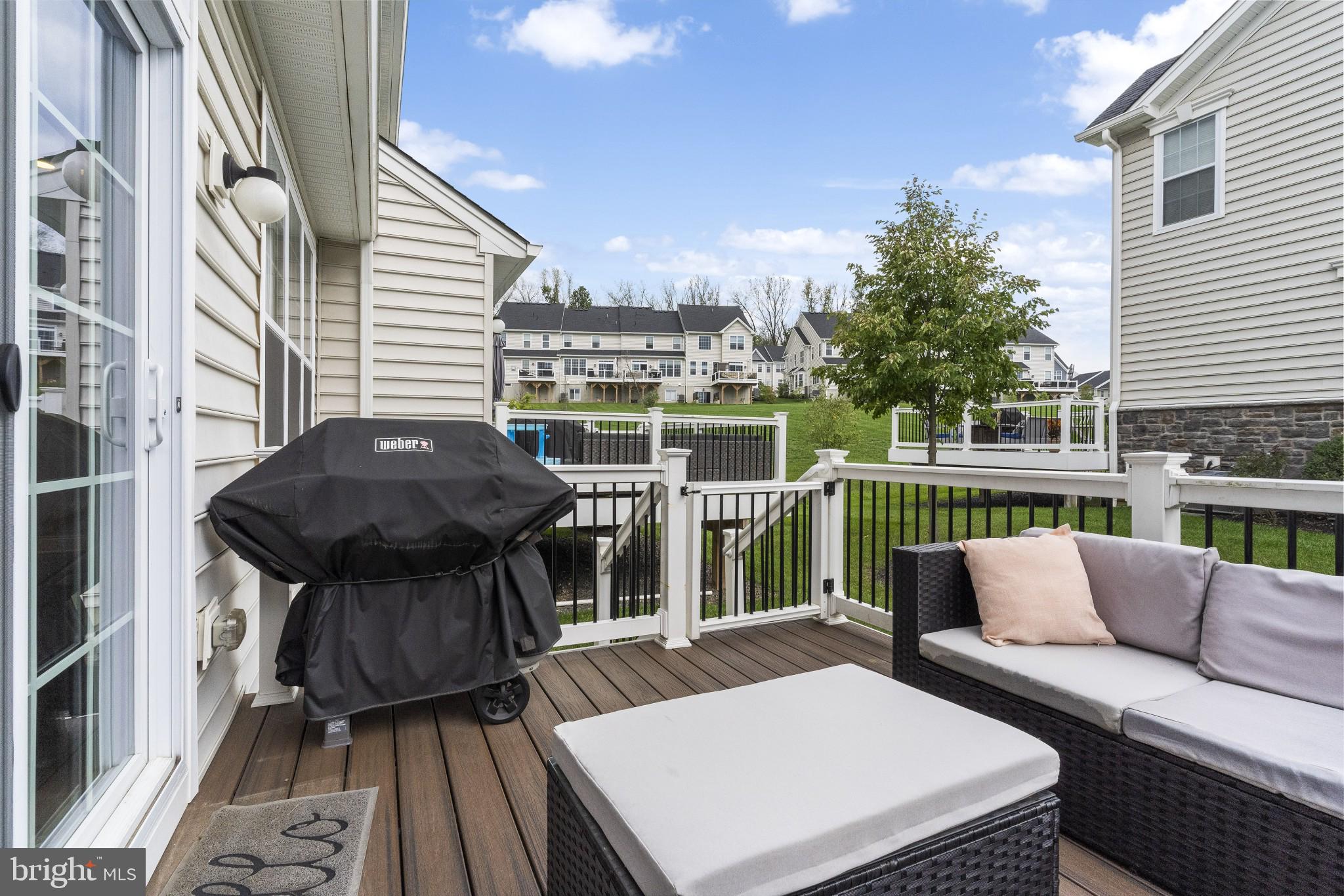 OAKS AT LAFAYETTE HILL - Residential