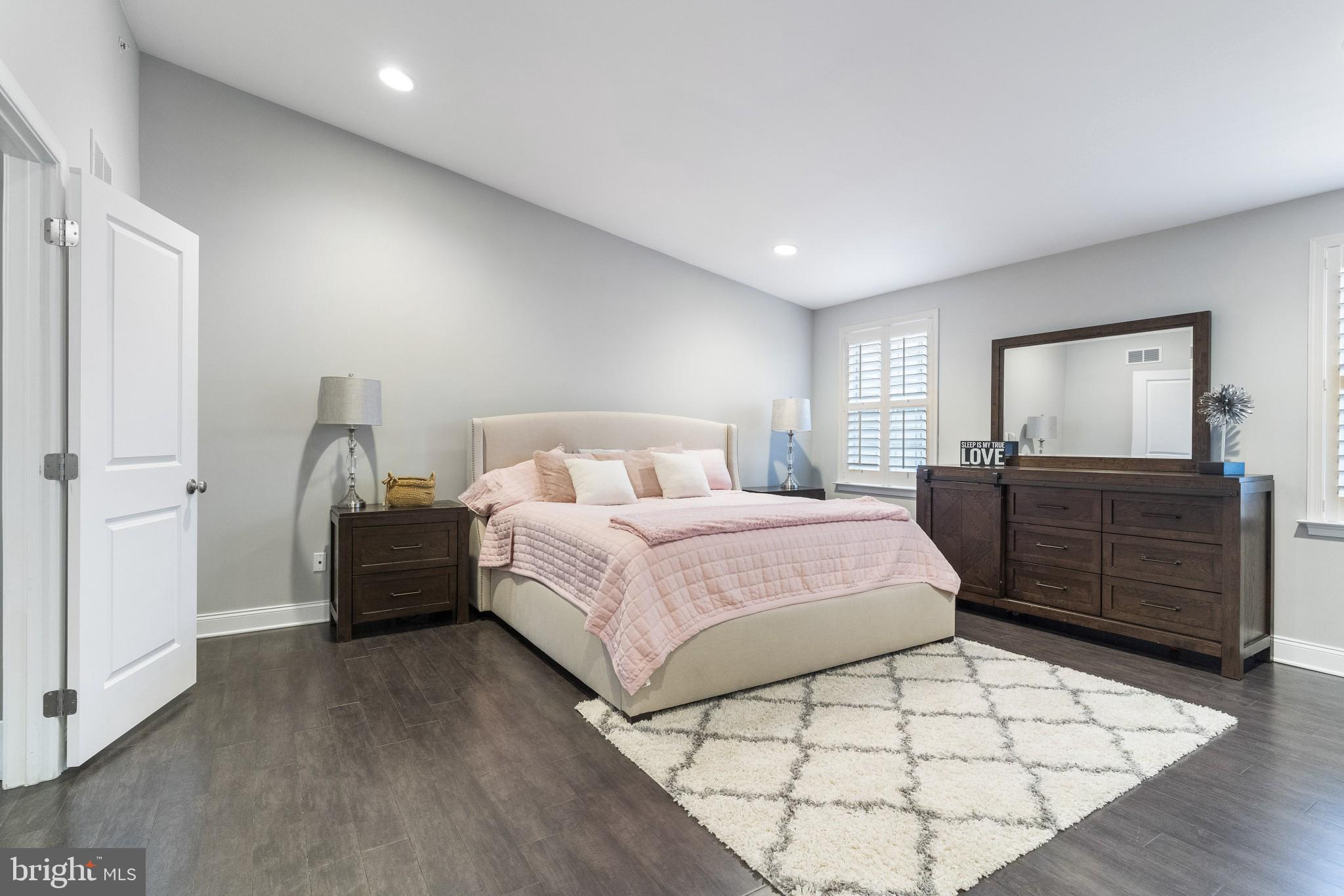 OAKS AT LAFAYETTE HILL - Residential