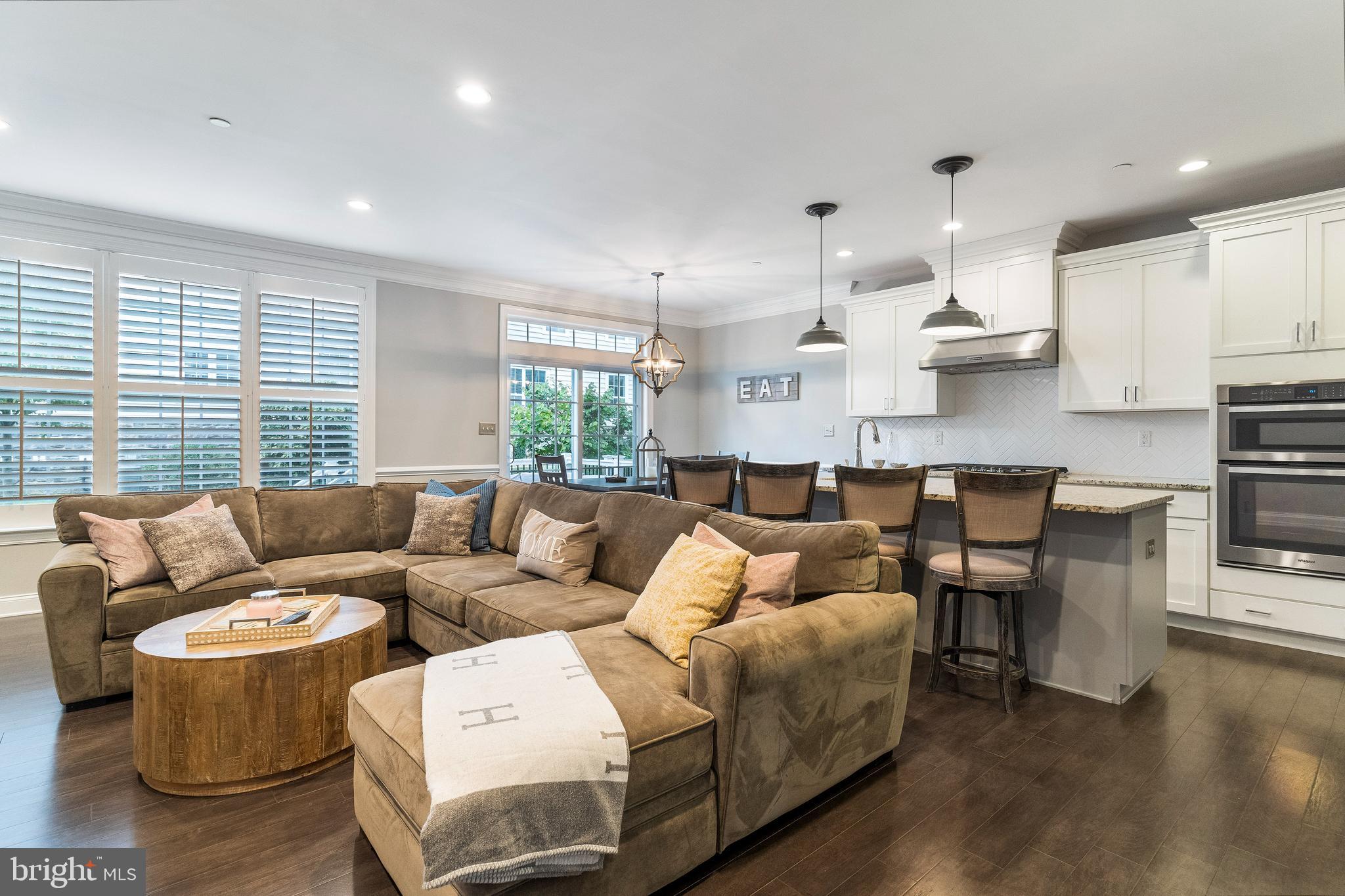 OAKS AT LAFAYETTE HILL - Residential