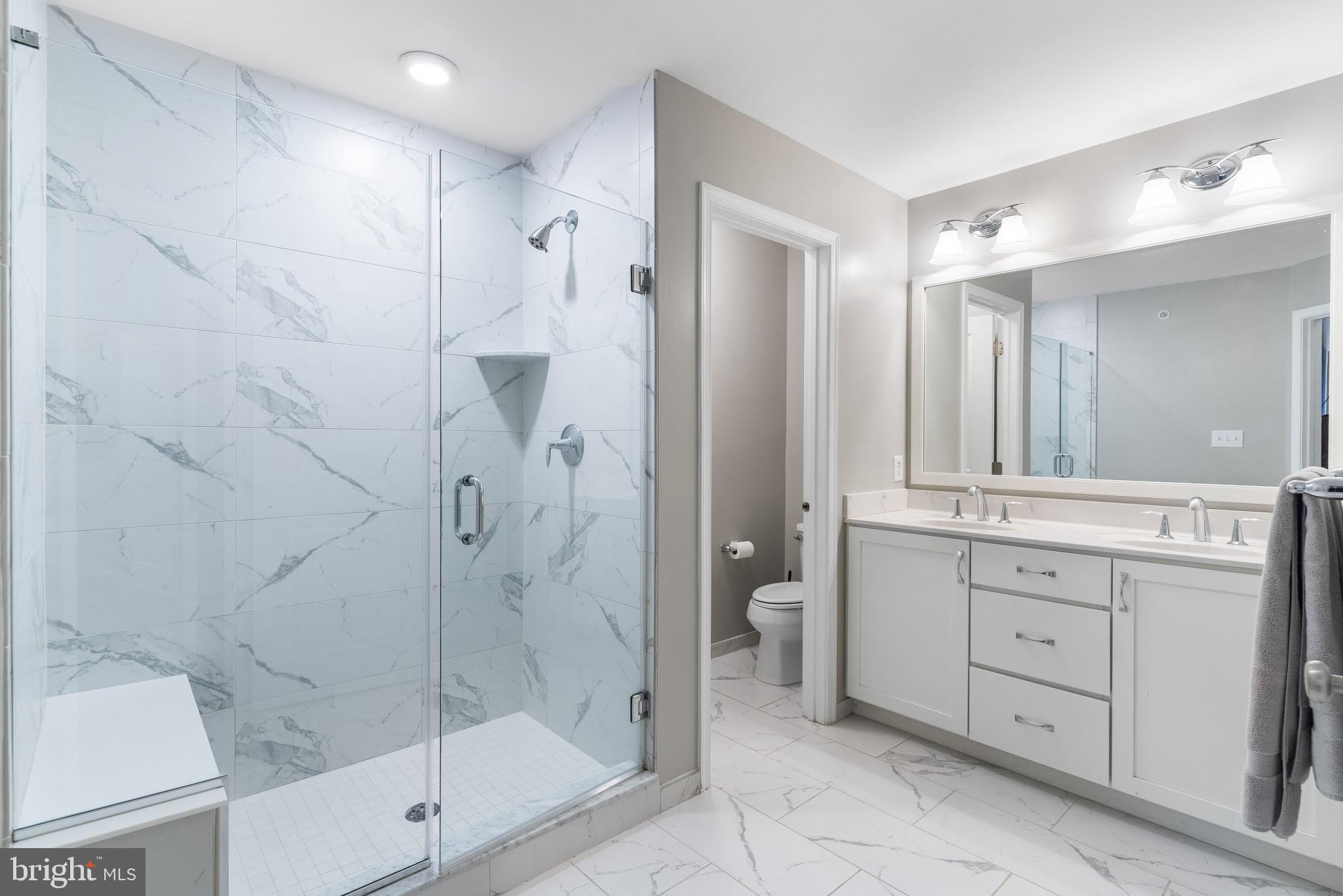 OAKS AT LAFAYETTE HILL - Residential