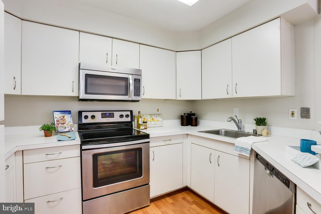 WOODLAND VILLAGE - Residential