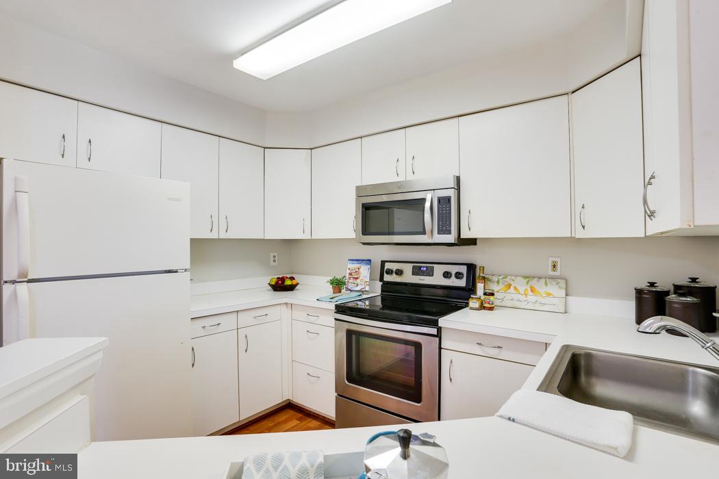 WOODLAND VILLAGE - Residential