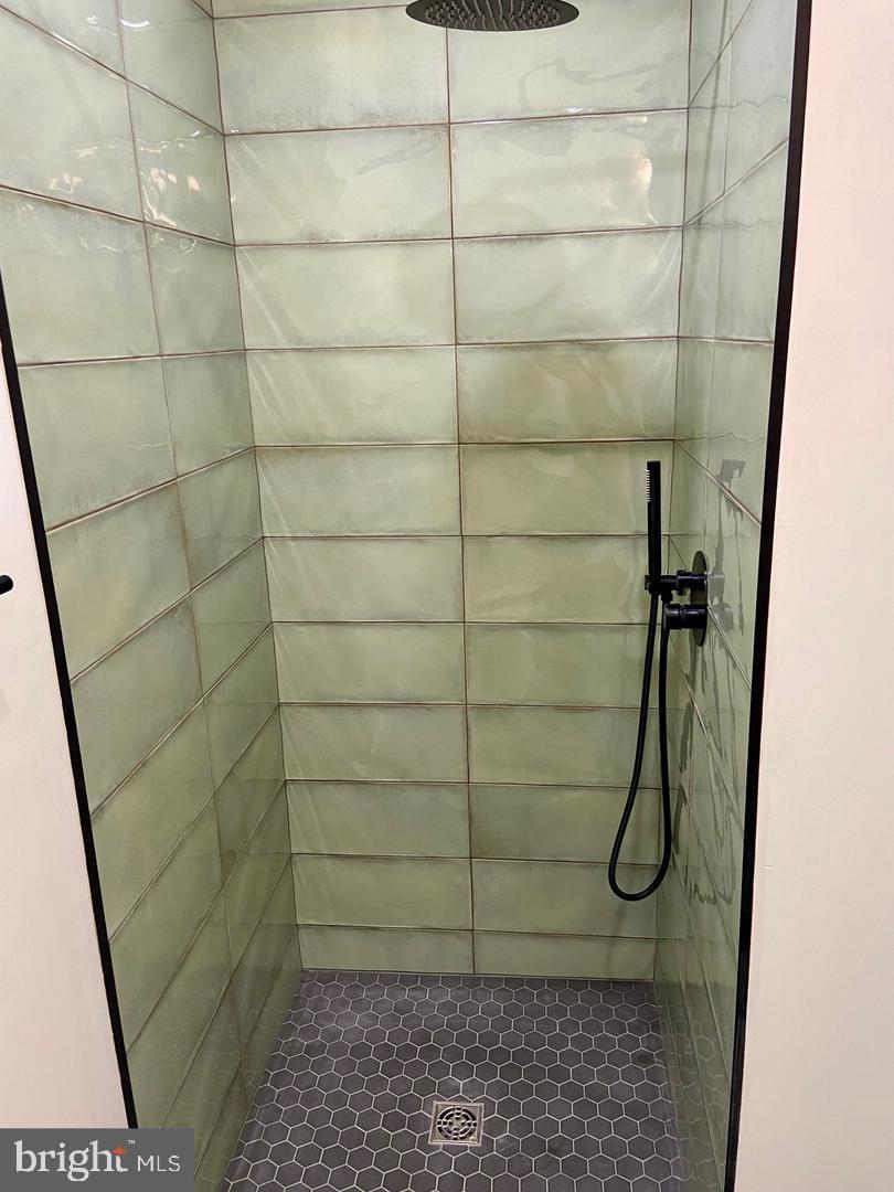 POWELTON VILLAGE - Residential Lease