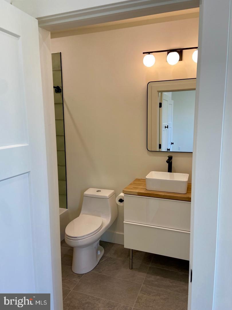 POWELTON VILLAGE - Residential Lease