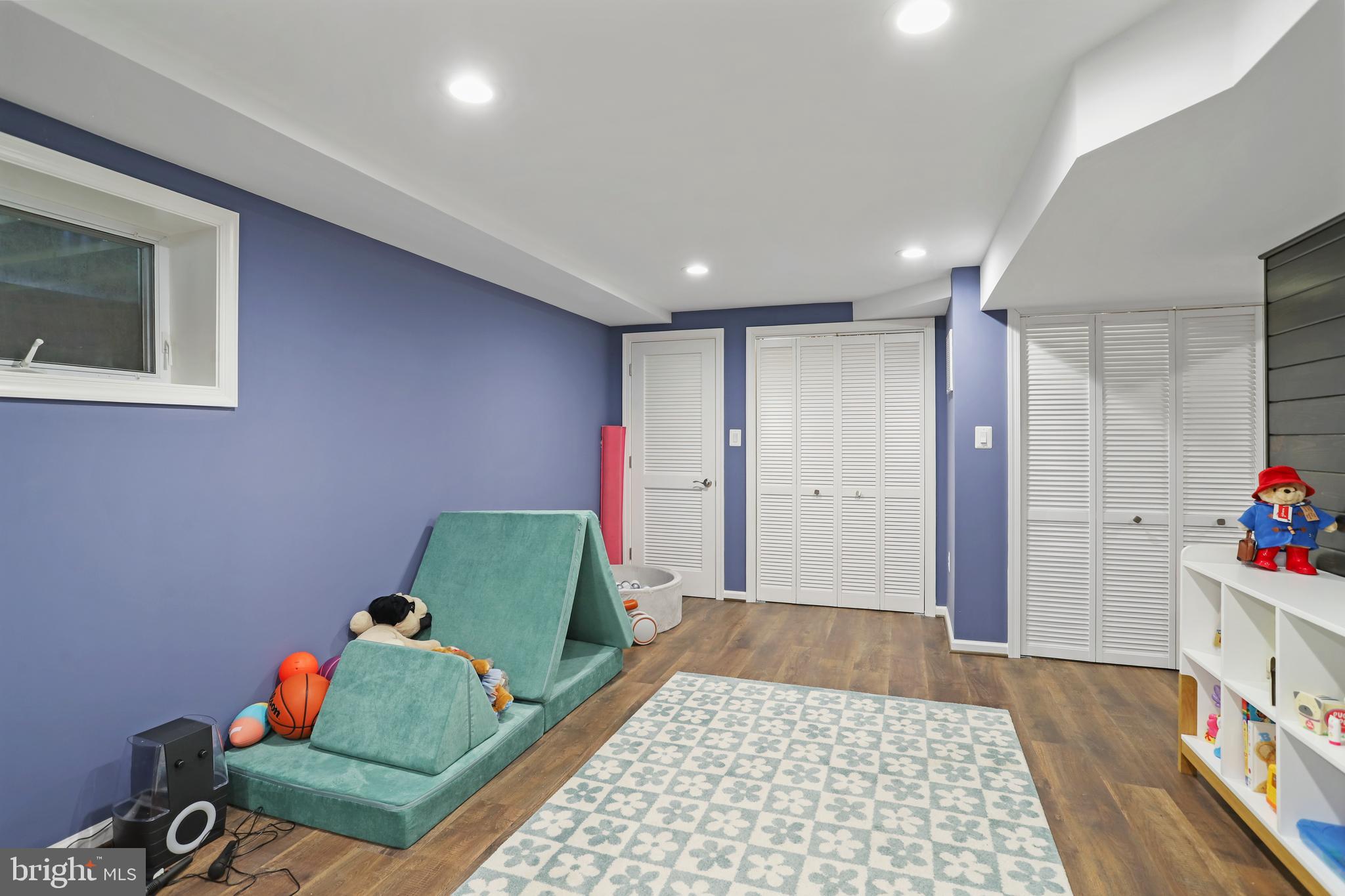 MEADOWBROOK ESTATES - Residential