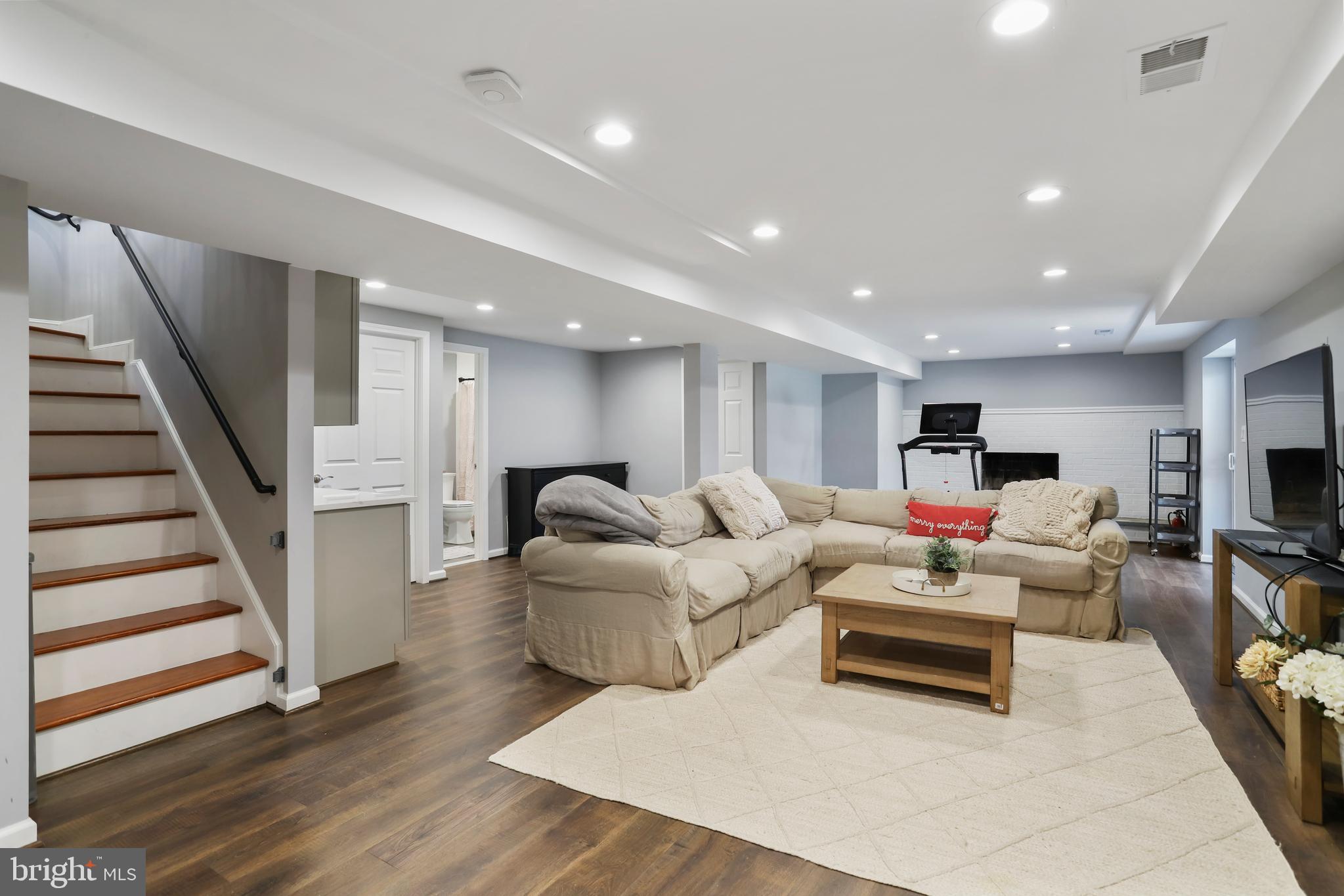 MEADOWBROOK ESTATES - Residential