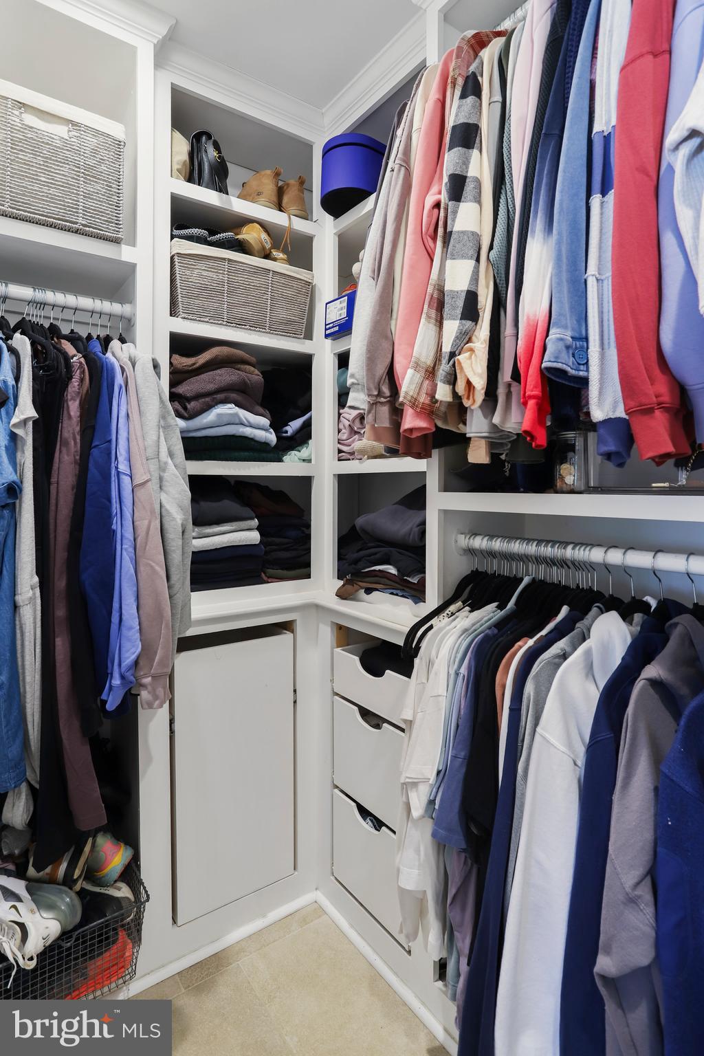 MEADOWBROOK ESTATES - Residential