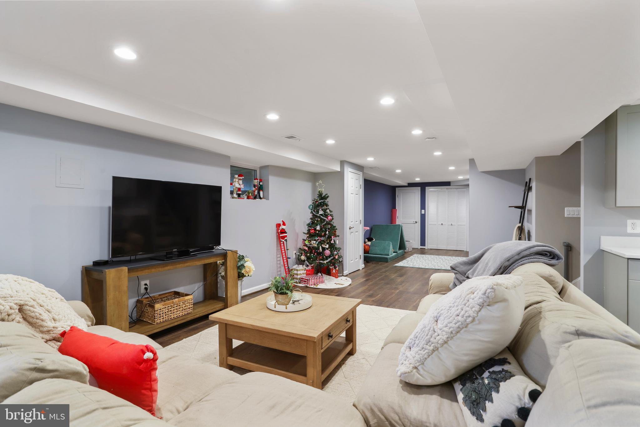 MEADOWBROOK ESTATES - Residential