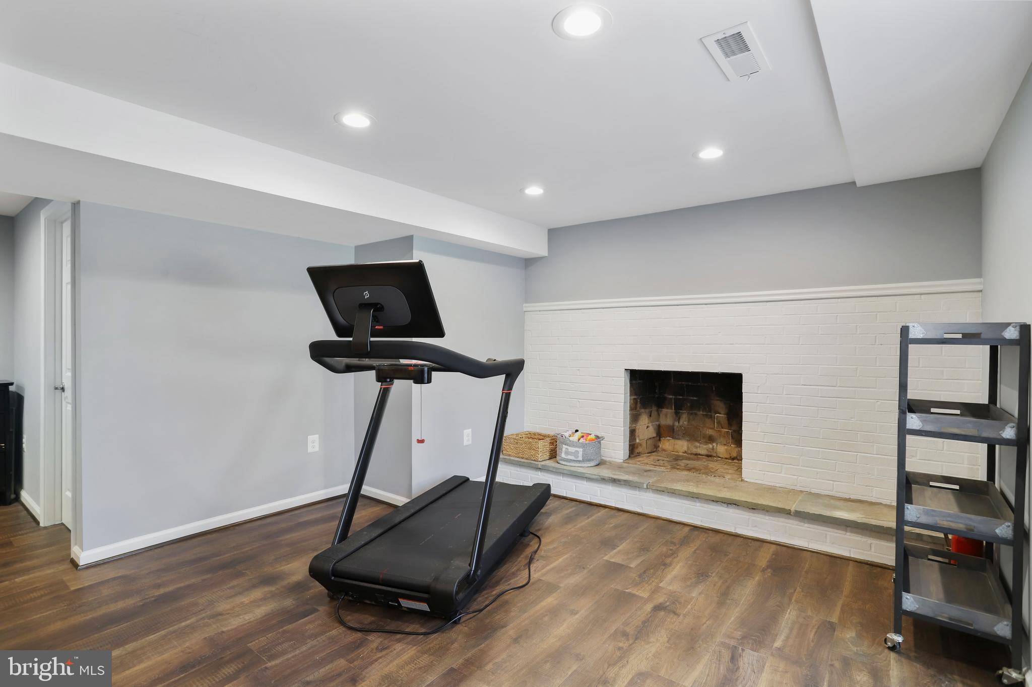 MEADOWBROOK ESTATES - Residential