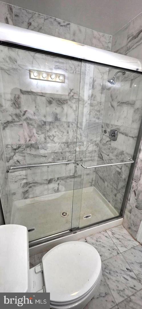 HOLMES RUN VILLAGE - Residential