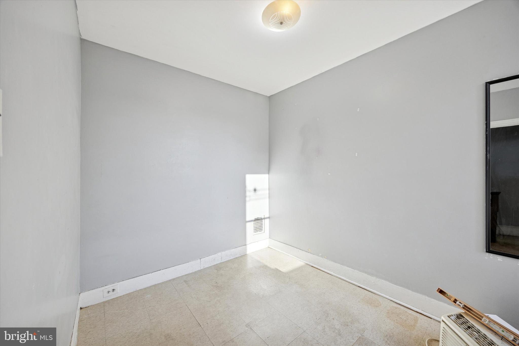 ELMWOOD PARK - Residential