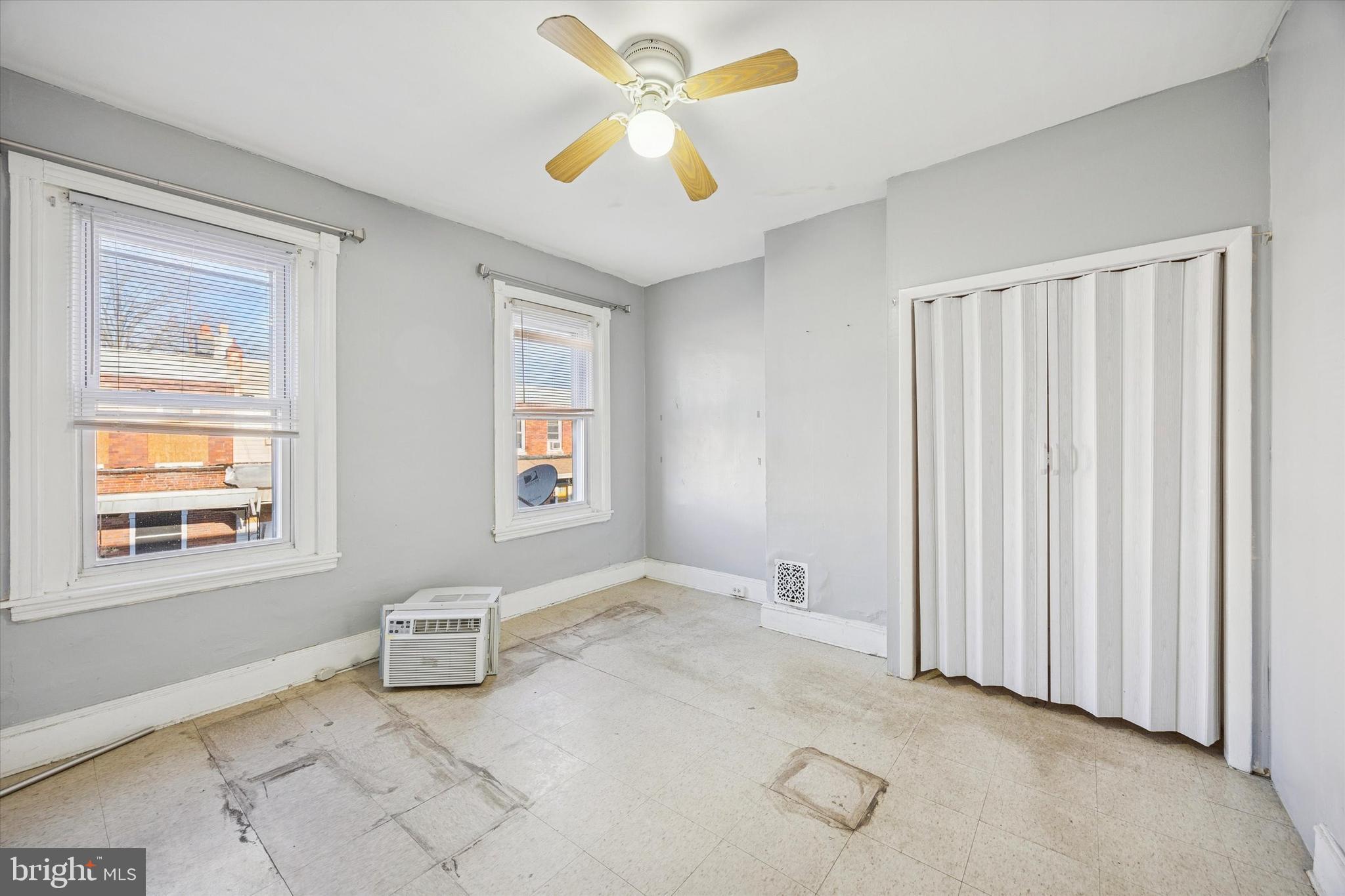 ELMWOOD PARK - Residential