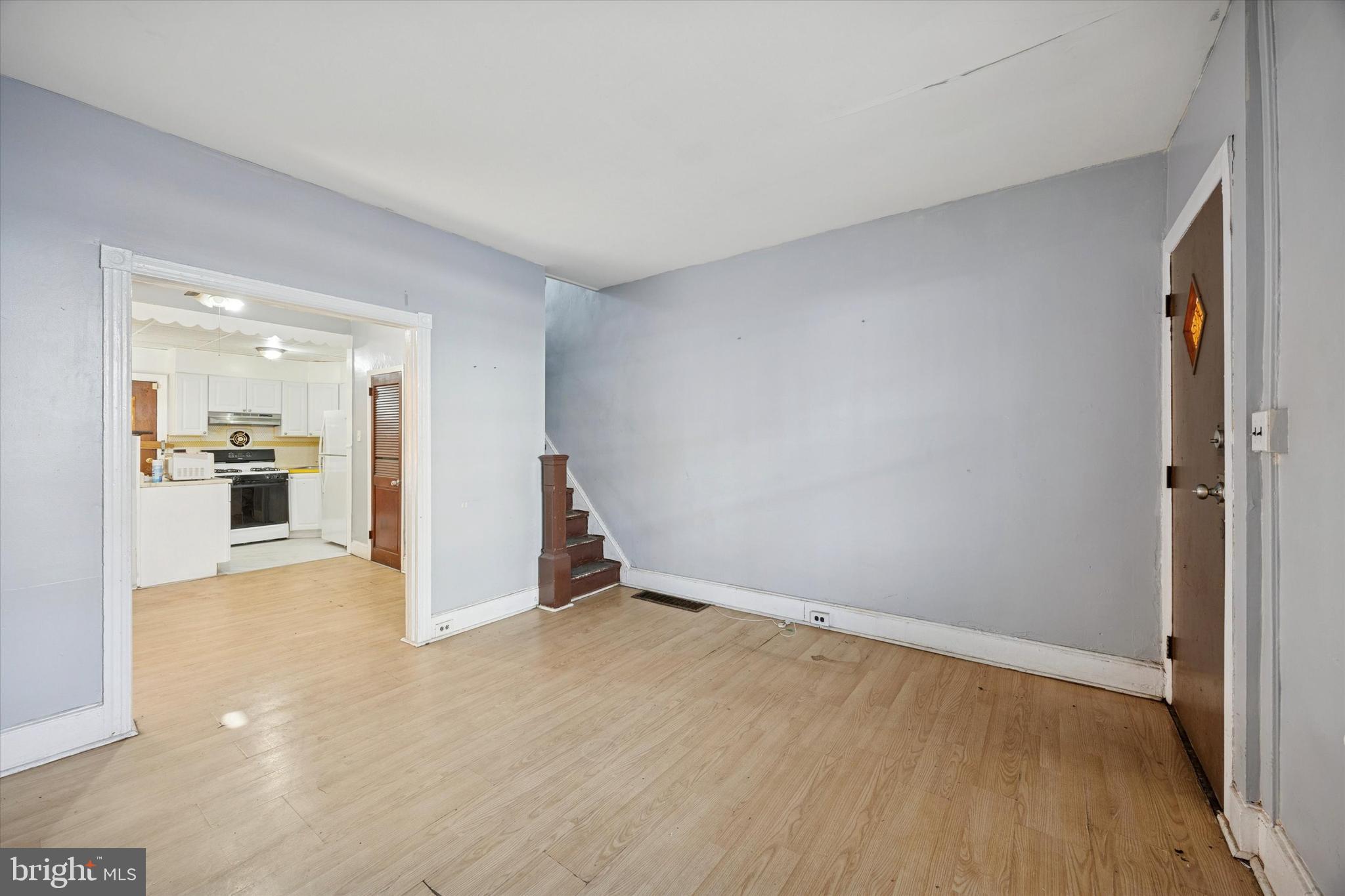 ELMWOOD PARK - Residential