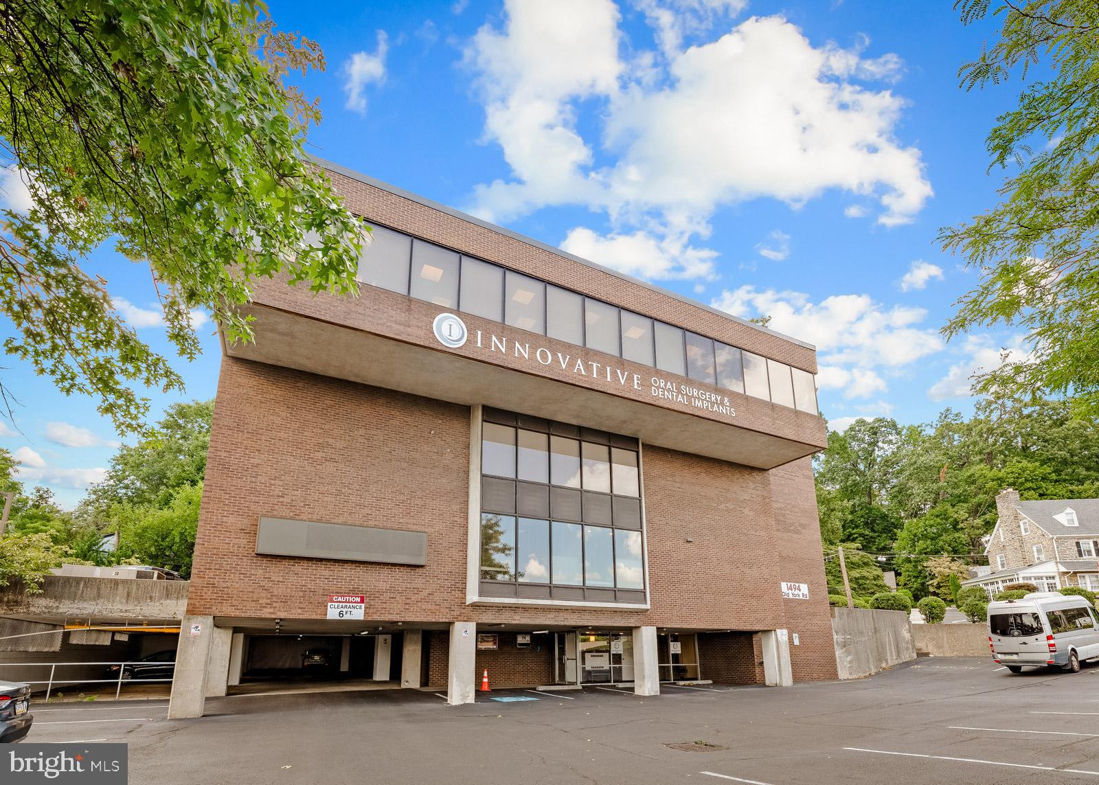 Newly renovated Class A office space available!
2,500+/- SF of office space
$19.95 PSF Triple Net (NNN) Lease
Elevator served, three-story office building. Ideal for medical use or professional offices such as legal, finance, or corporate.
There are plenty of open and covered parking spaces and elevators for convenience and accessibility.
Situated in the heart of Abington township on Route 611 near Abington Hospital. Located directly across from The Abington Towne Center.