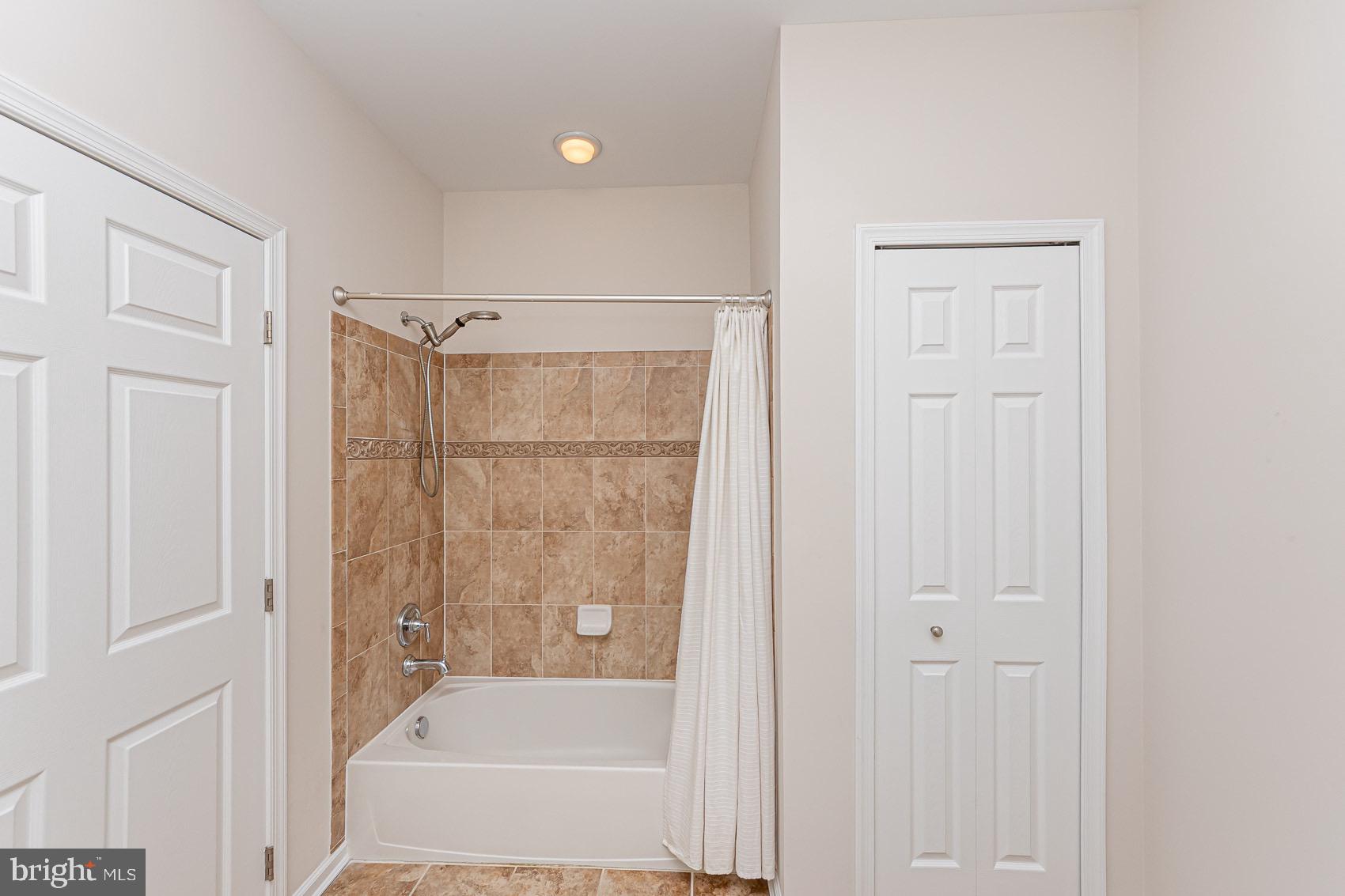 WYNDHOLME WOODS - Residential