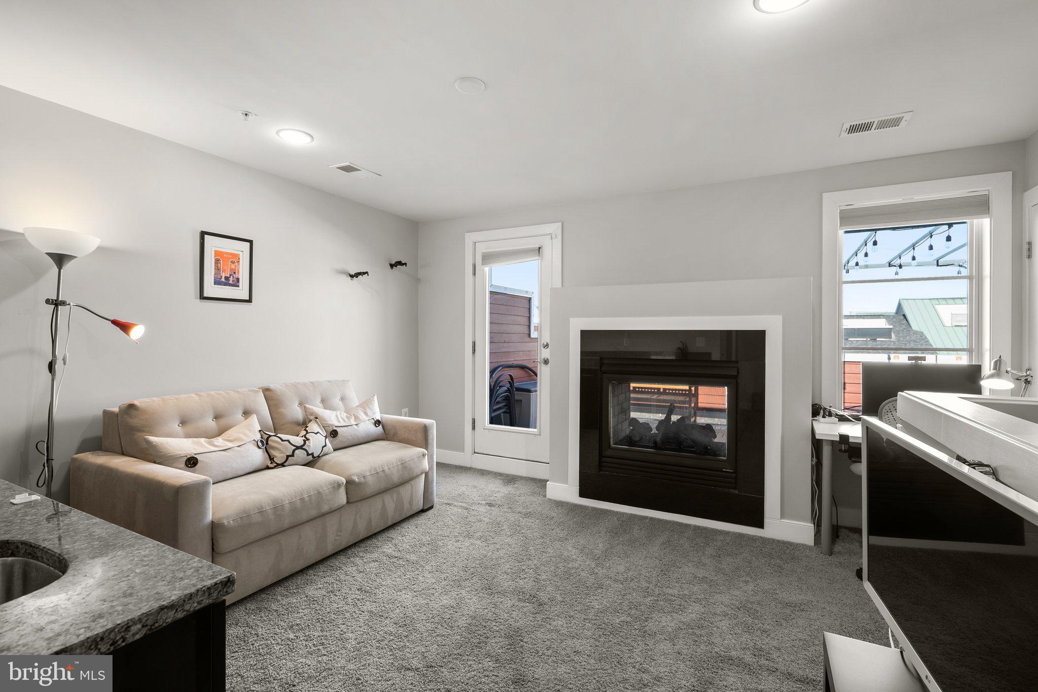 POTOMAC YARD - Residential Lease