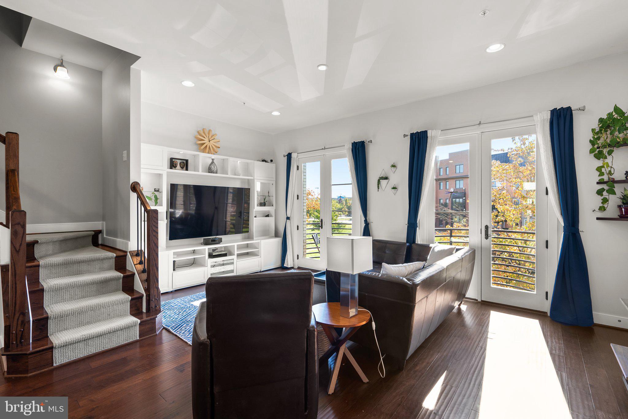 POTOMAC YARD - Residential Lease