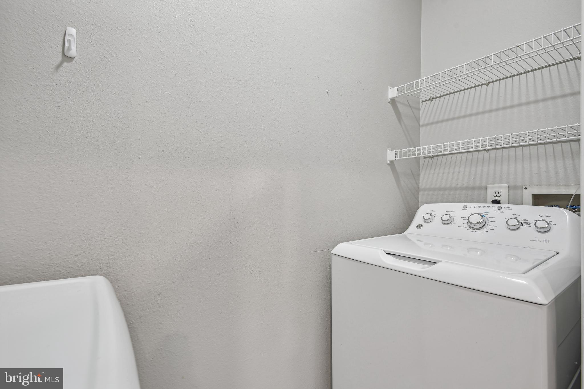 GATES OF MCLEAN - Residential