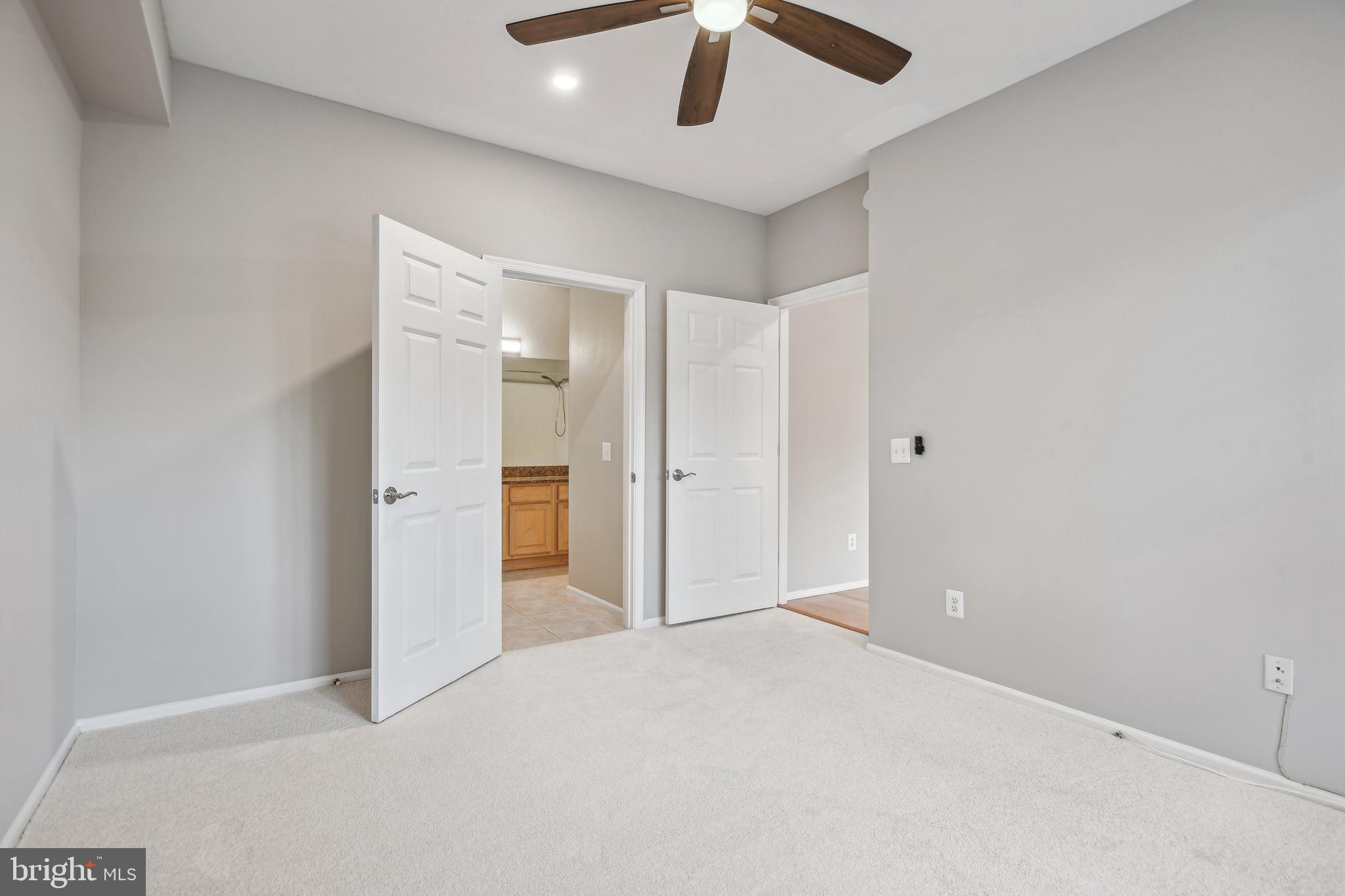 GATES OF MCLEAN - Residential