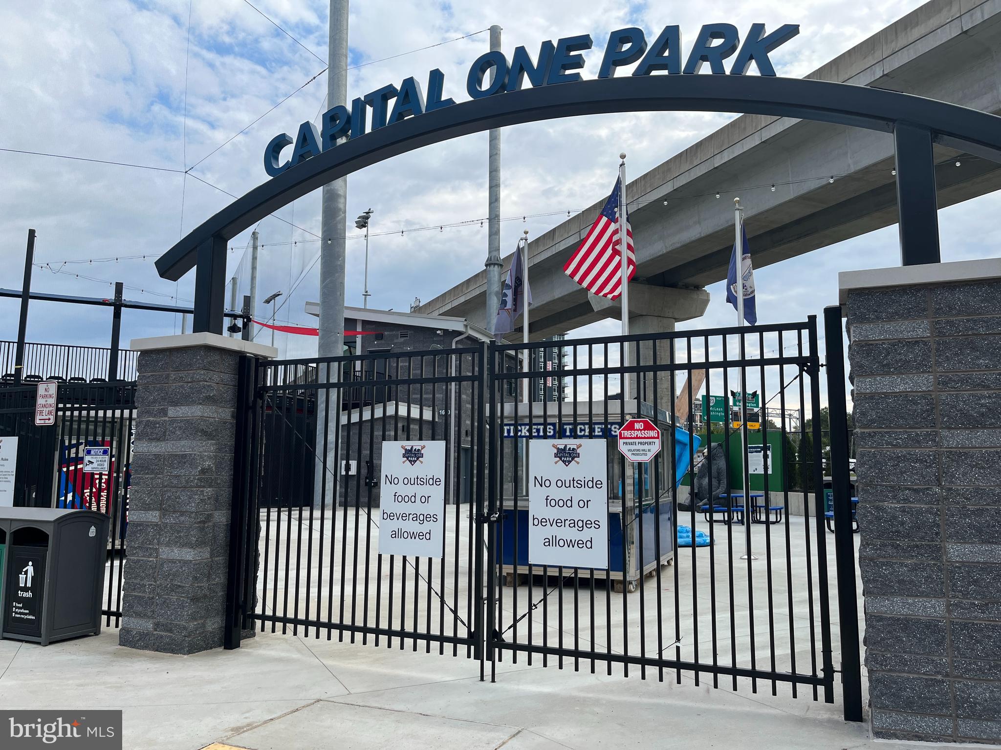 GATES OF MCLEAN - Residential