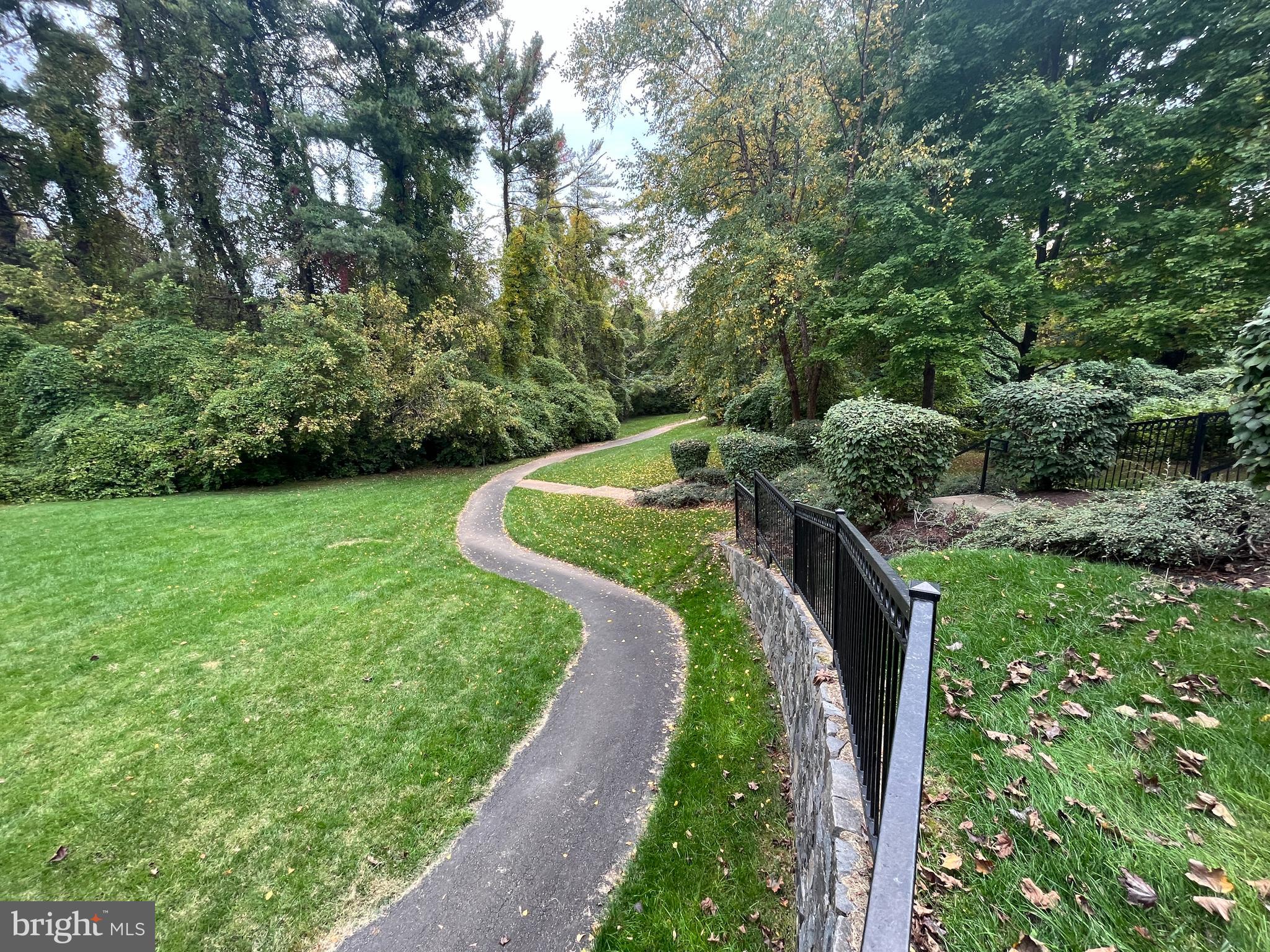 GATES OF MCLEAN - Residential