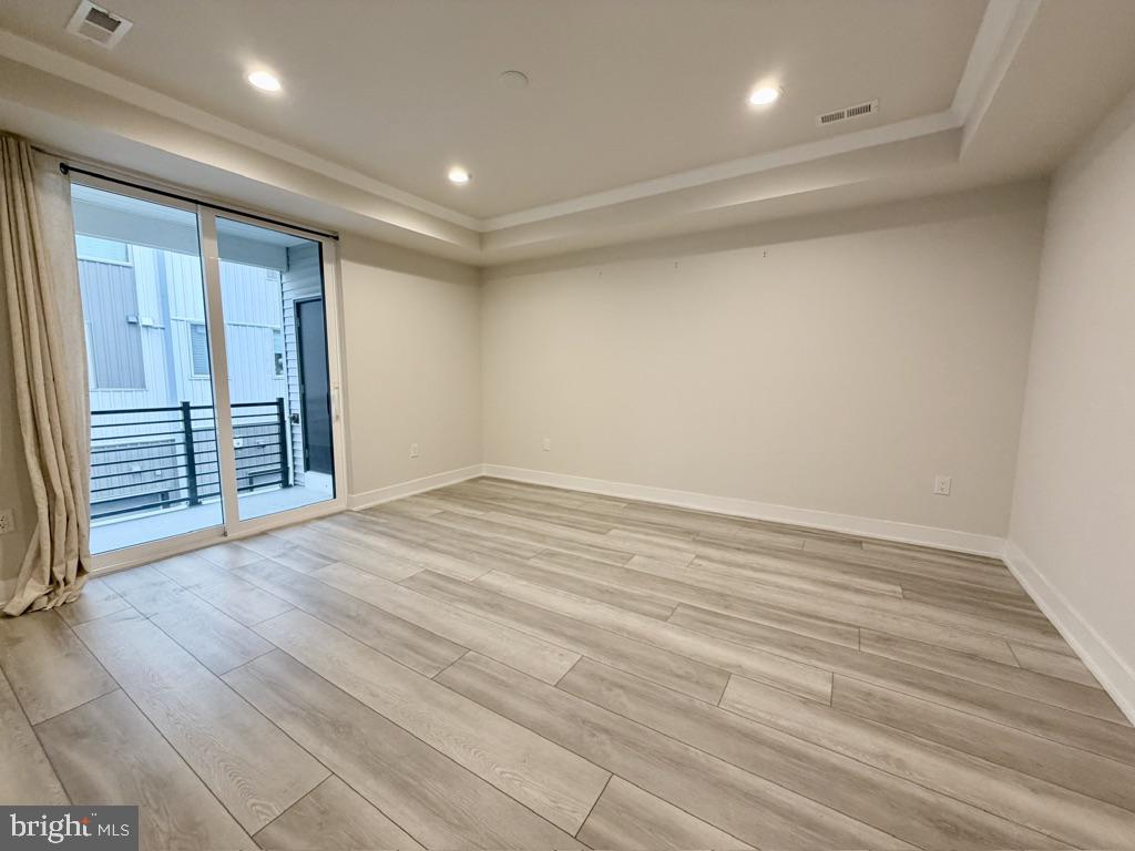 NORTHBANK - Residential