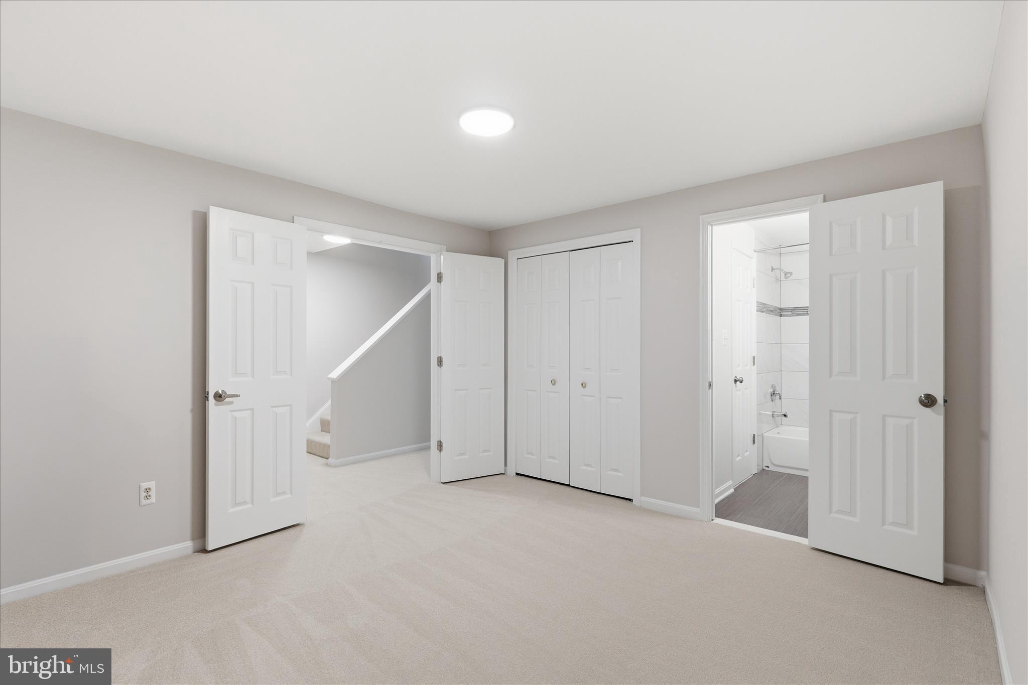 CENTREVILLE GREEN - Residential