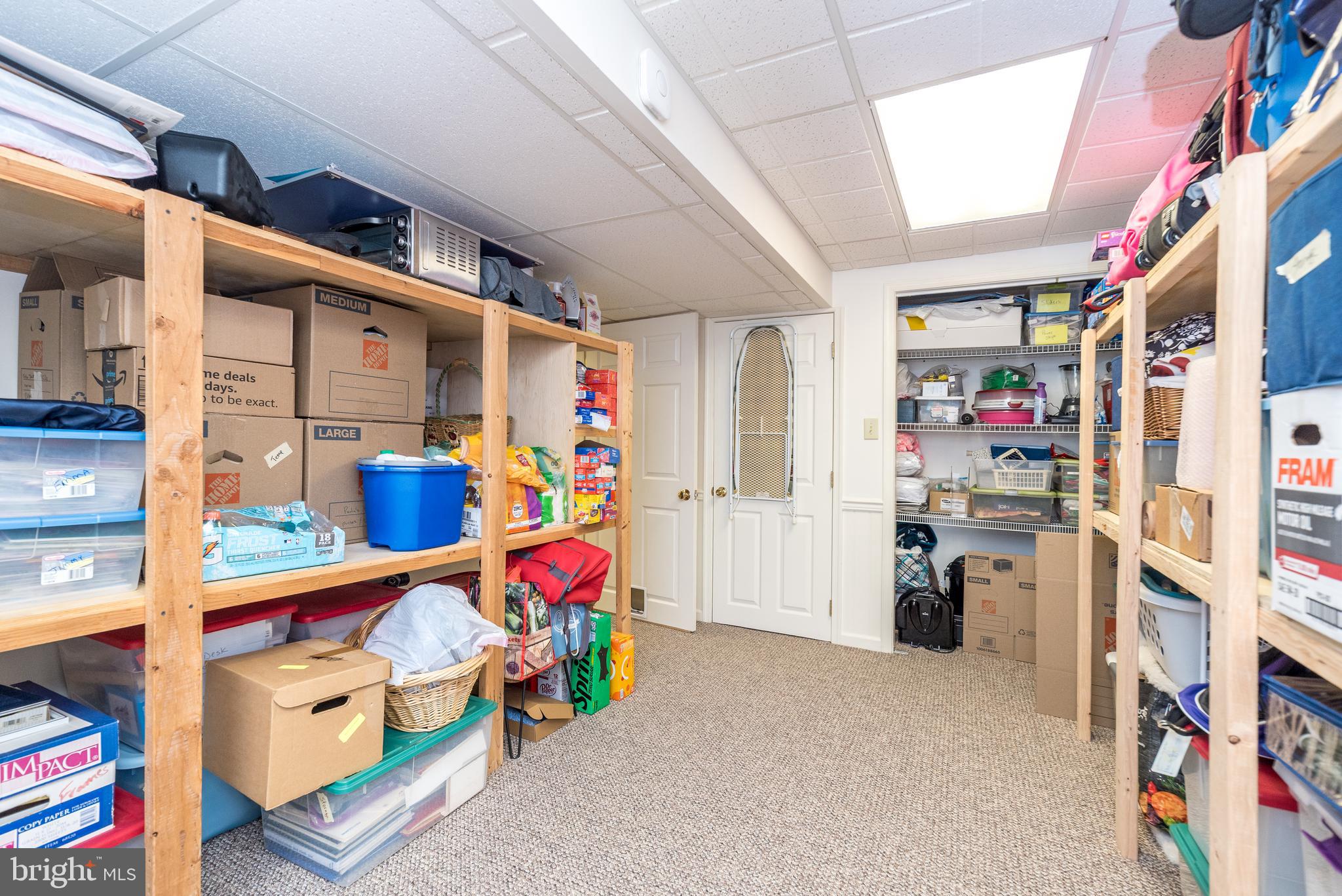 COUNTRY HUNT - Residential