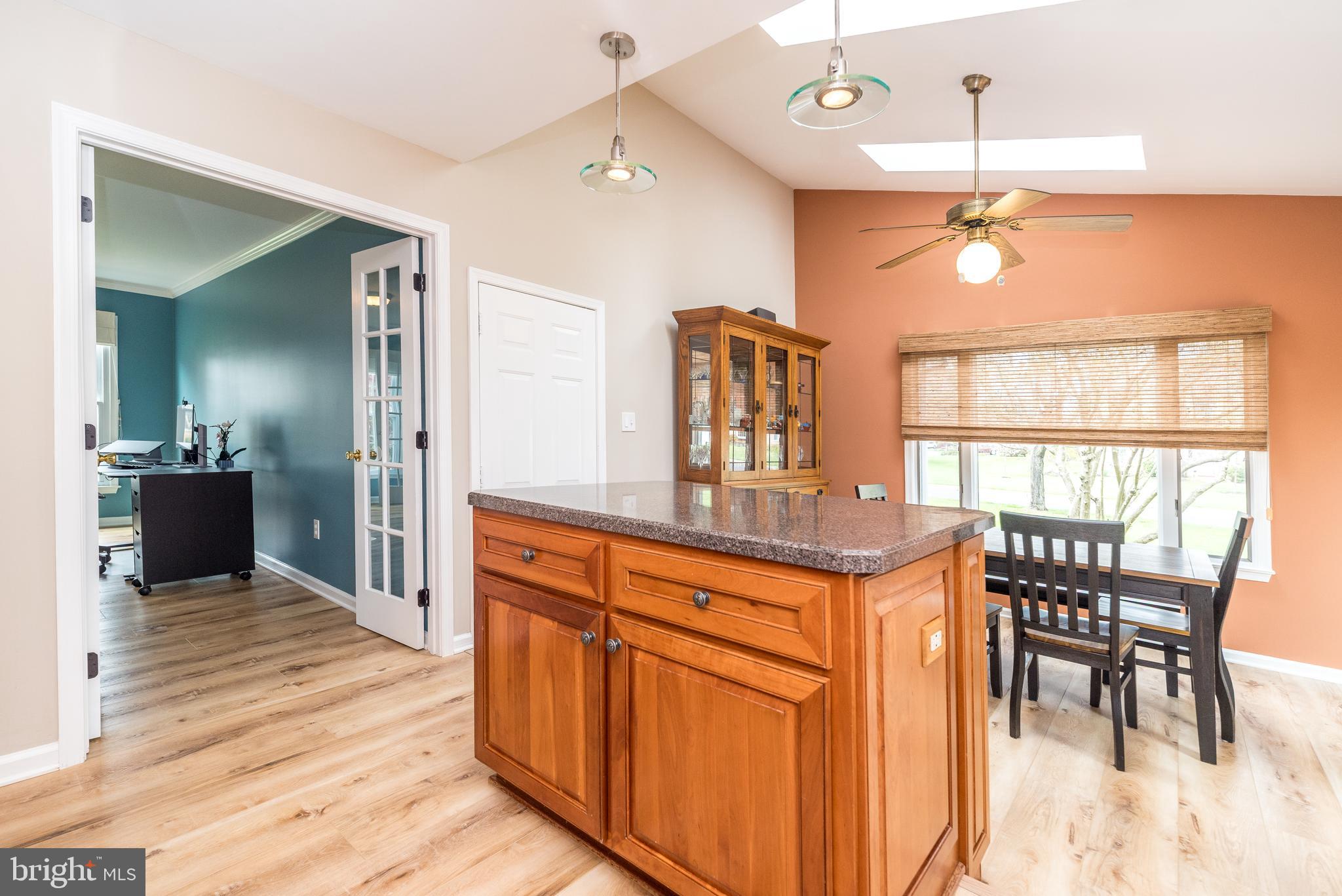 COUNTRY HUNT - Residential