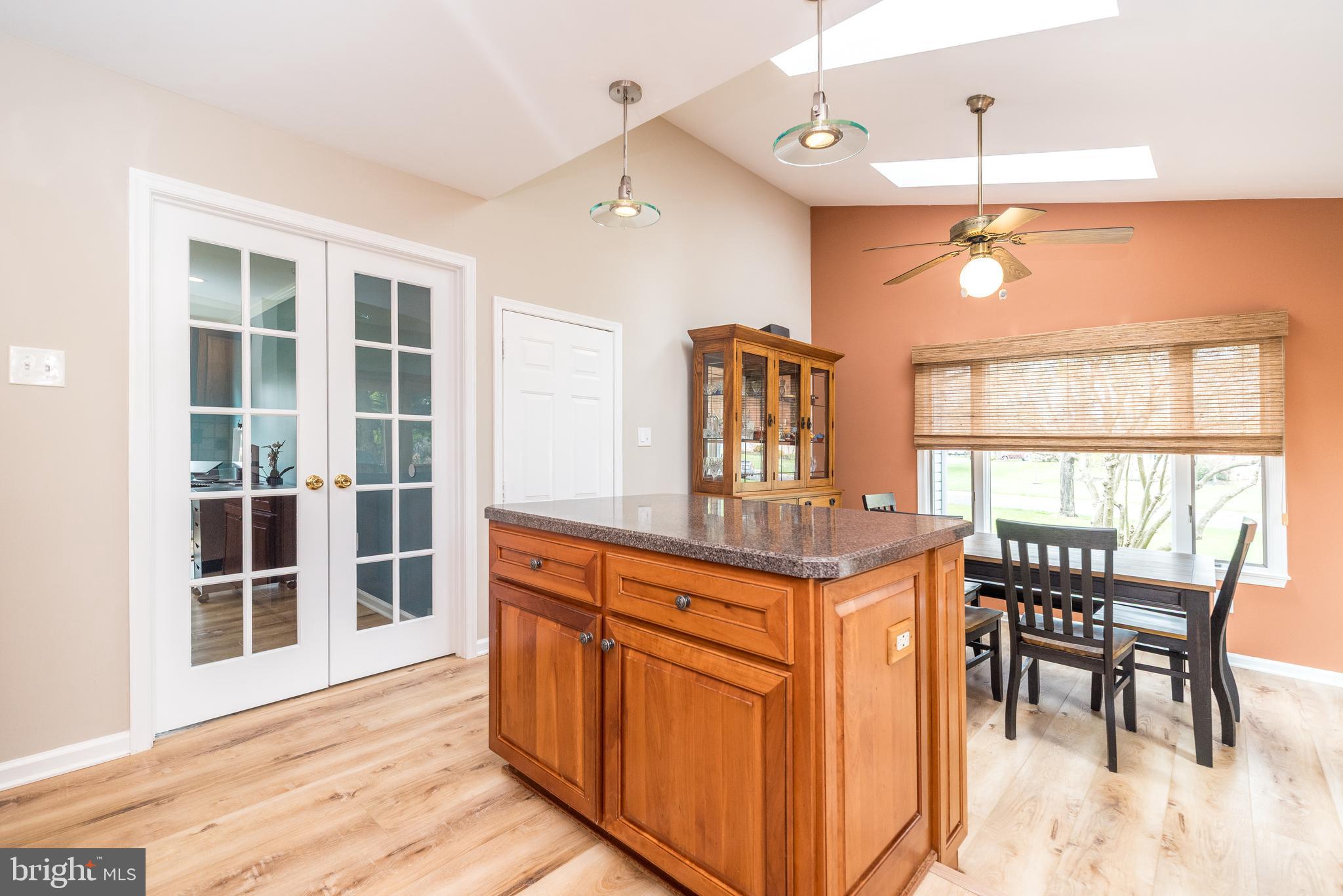 COUNTRY HUNT - Residential