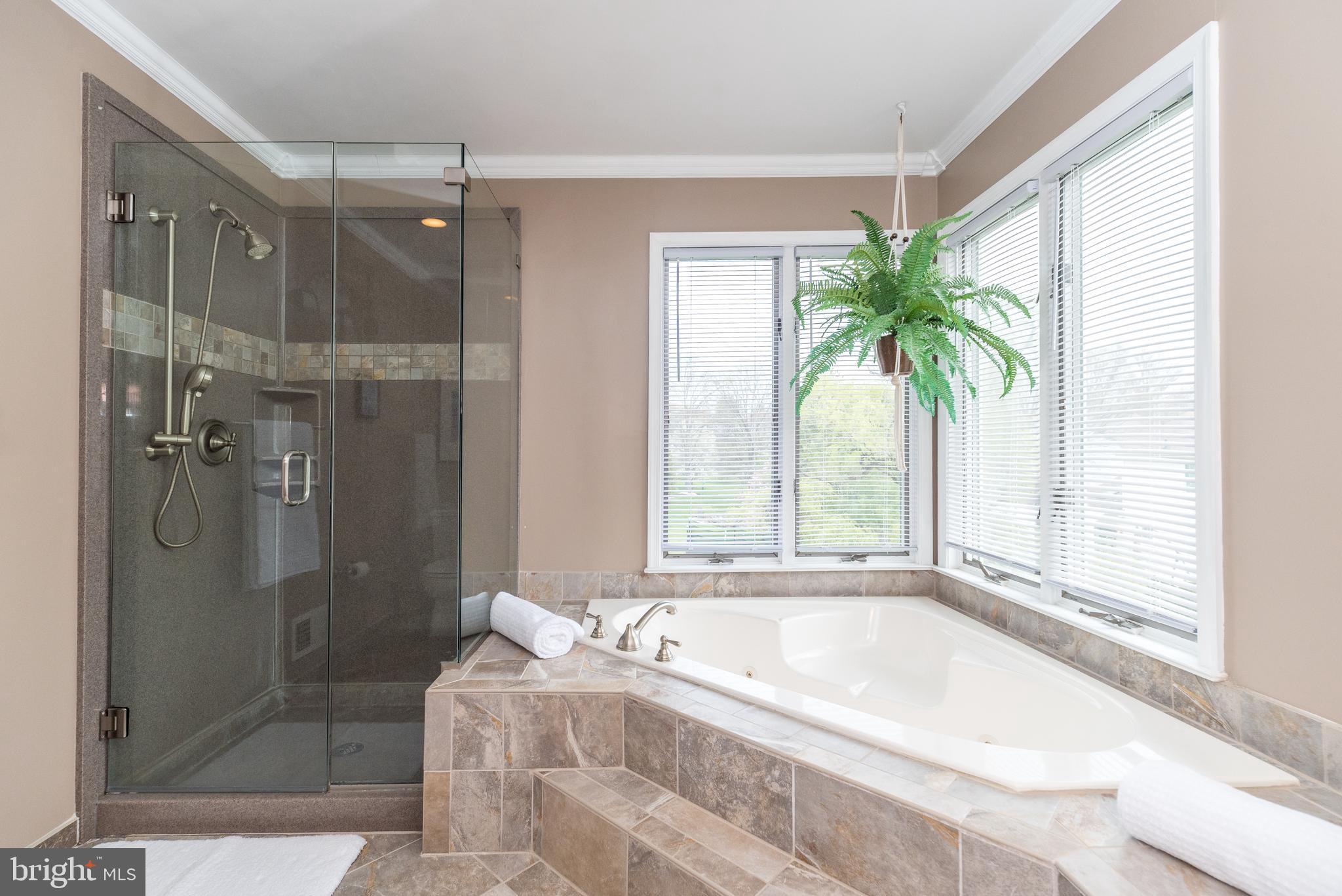 COUNTRY HUNT - Residential