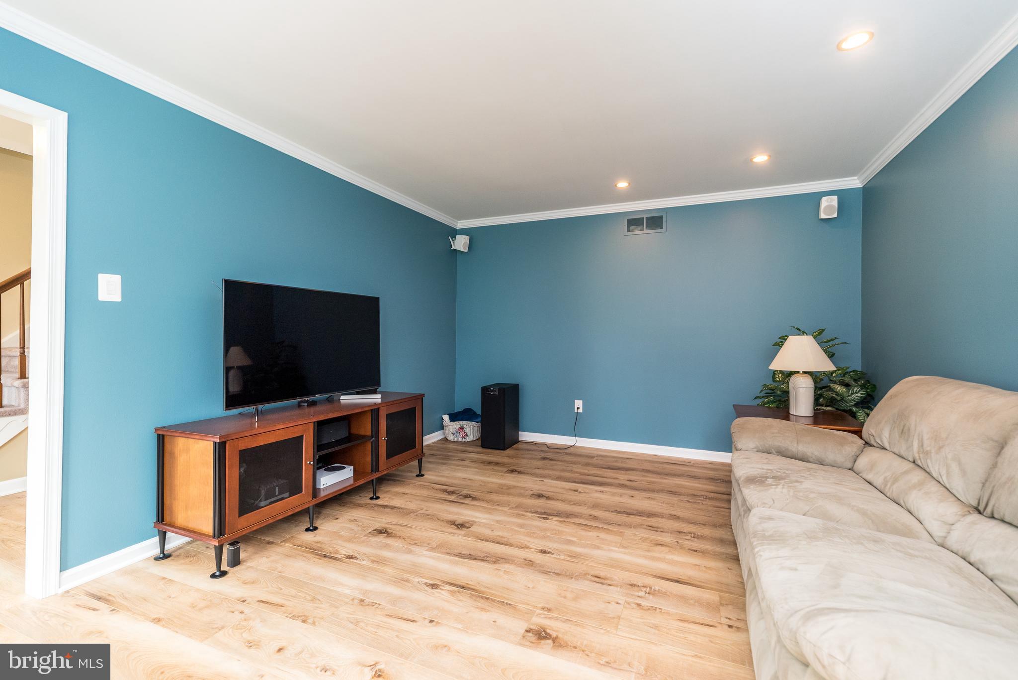 COUNTRY HUNT - Residential